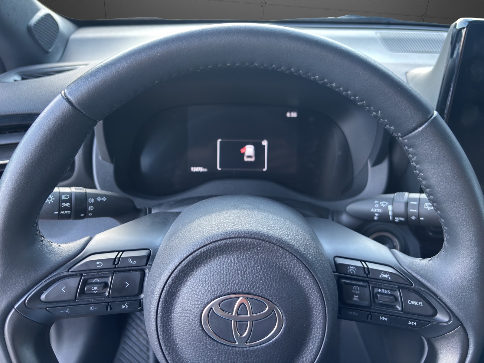 TOYOTA Yaris Cross 1.5 Trend e-CVT AWDi-image-5