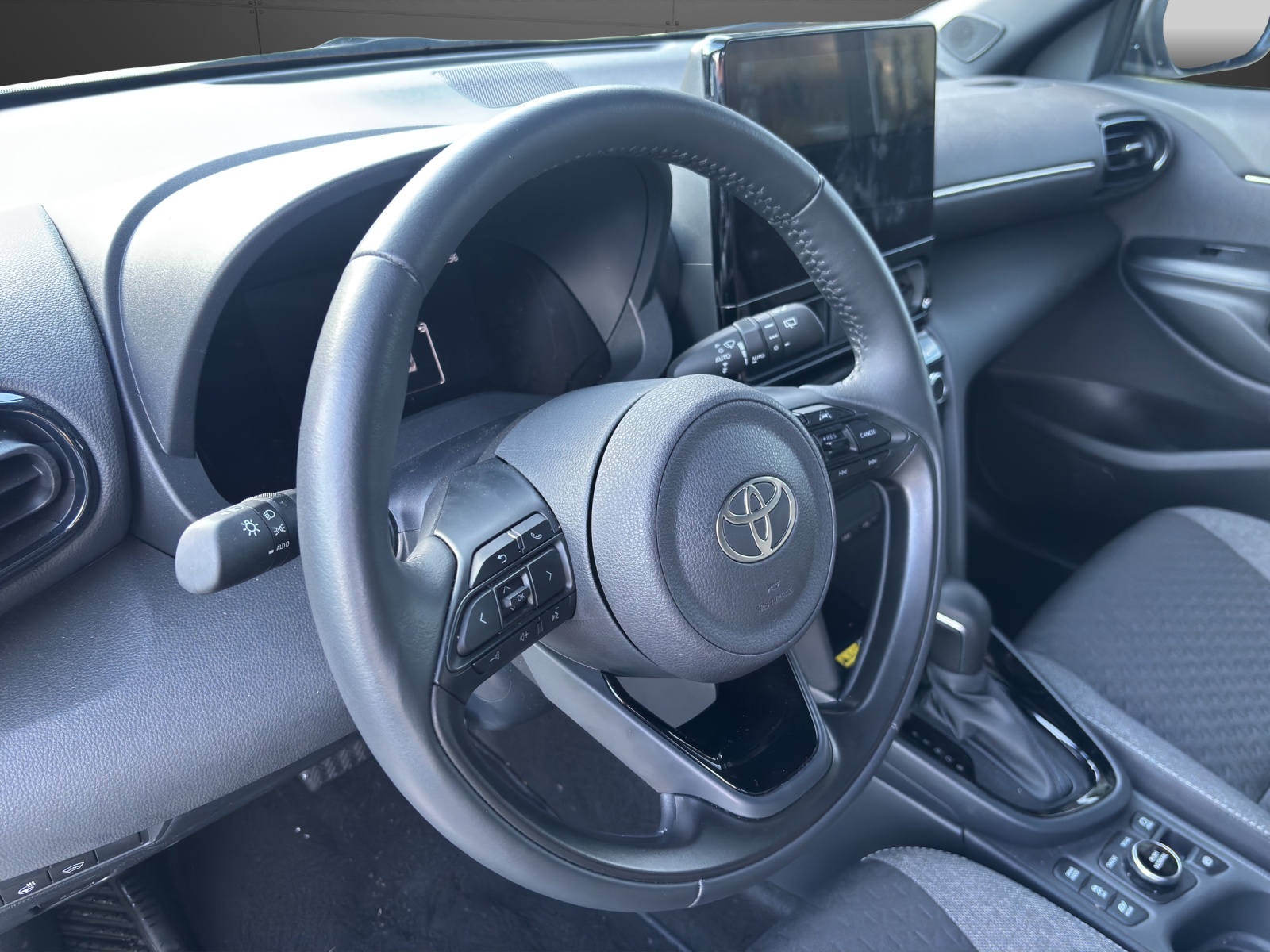 TOYOTA Yaris Cross 1.5 Trend e-CVT AWDi-showroom-element-3