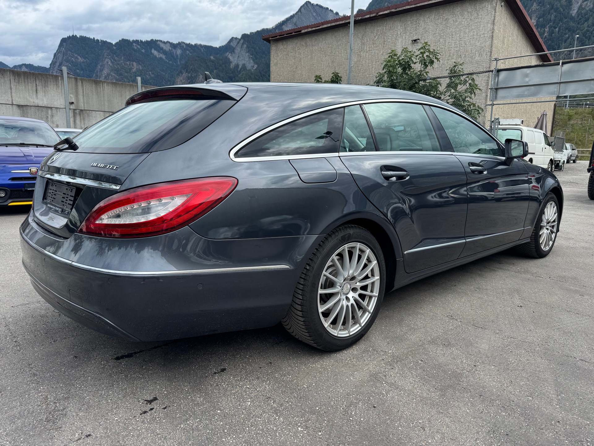 MERCEDES-BENZ CLS Shooting Brake 350 CDI 4Matic 7G-Tronic-image-3