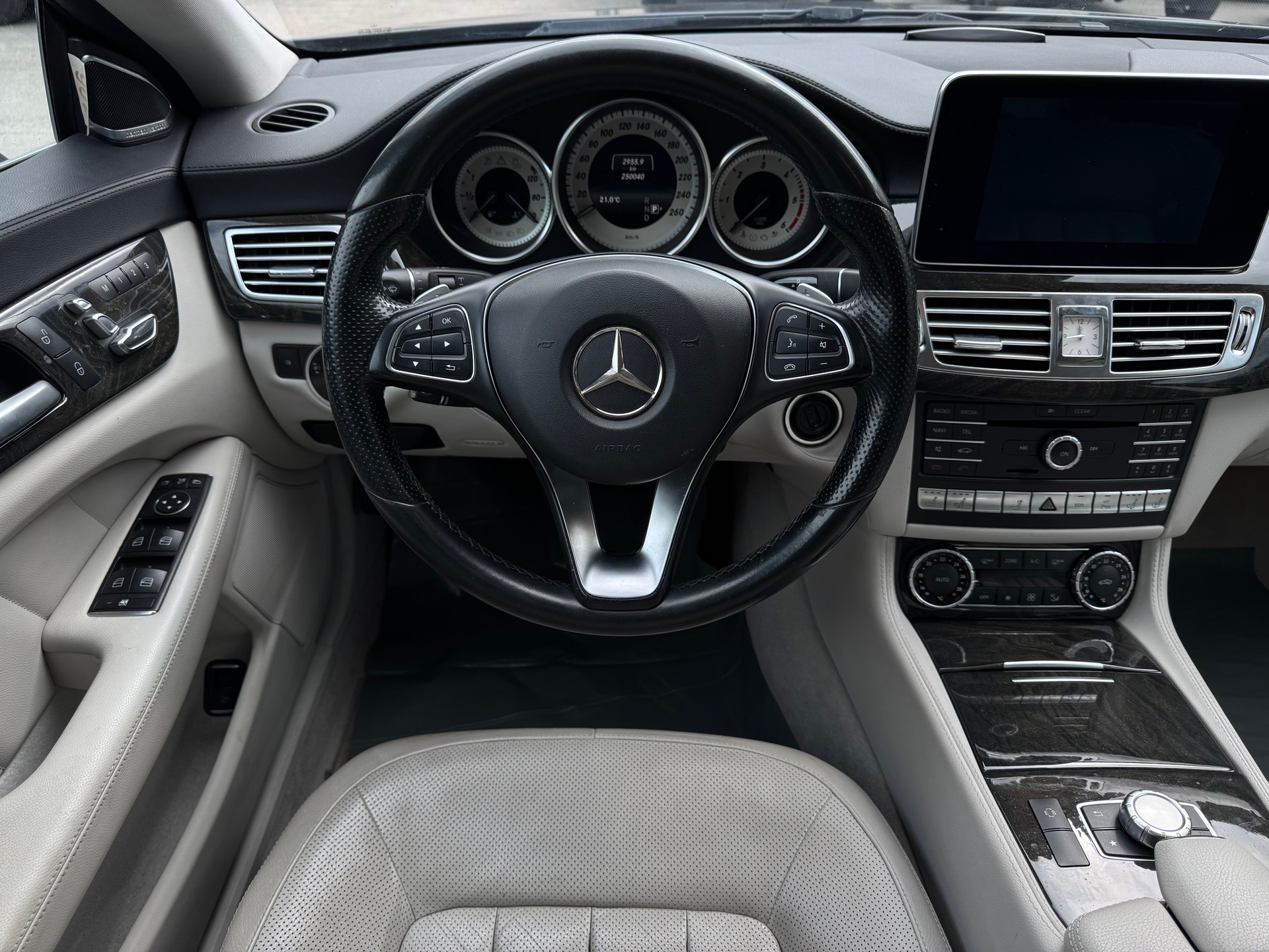 MERCEDES-BENZ CLS Shooting Brake 350 CDI 4Matic 7G-Tronic-image-12