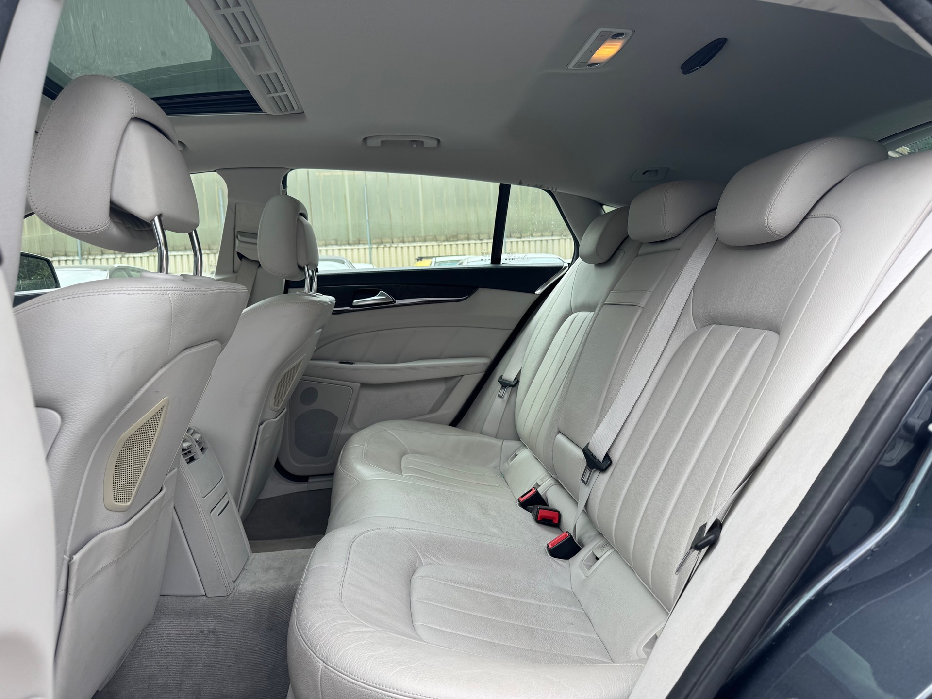 MERCEDES-BENZ CLS Shooting Brake 350 CDI 4Matic 7G-Tronic-image-10