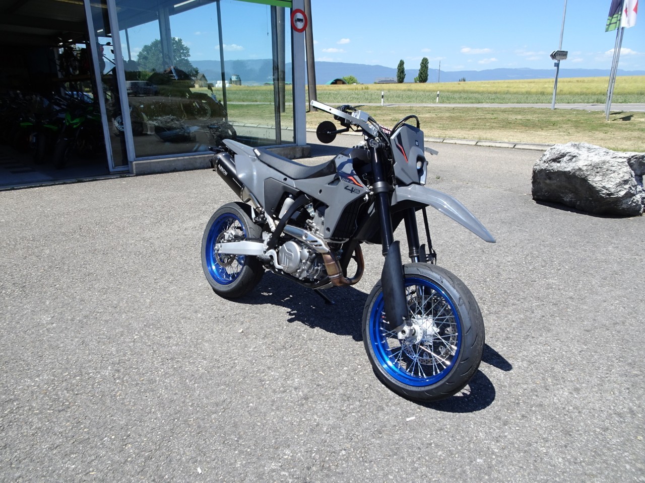 SUZUKI DR-Z 4 SM Fun-image-1