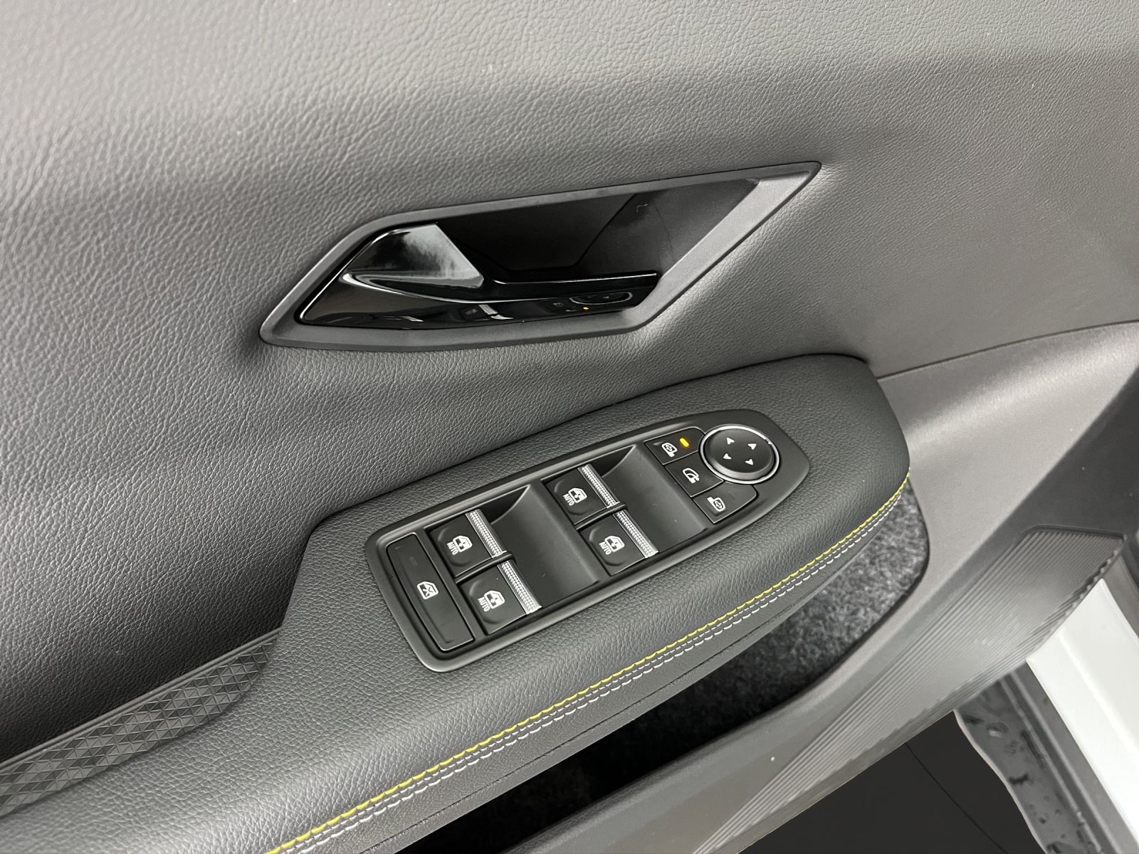 RENAULT Scénic E-Tech iconic-image-12