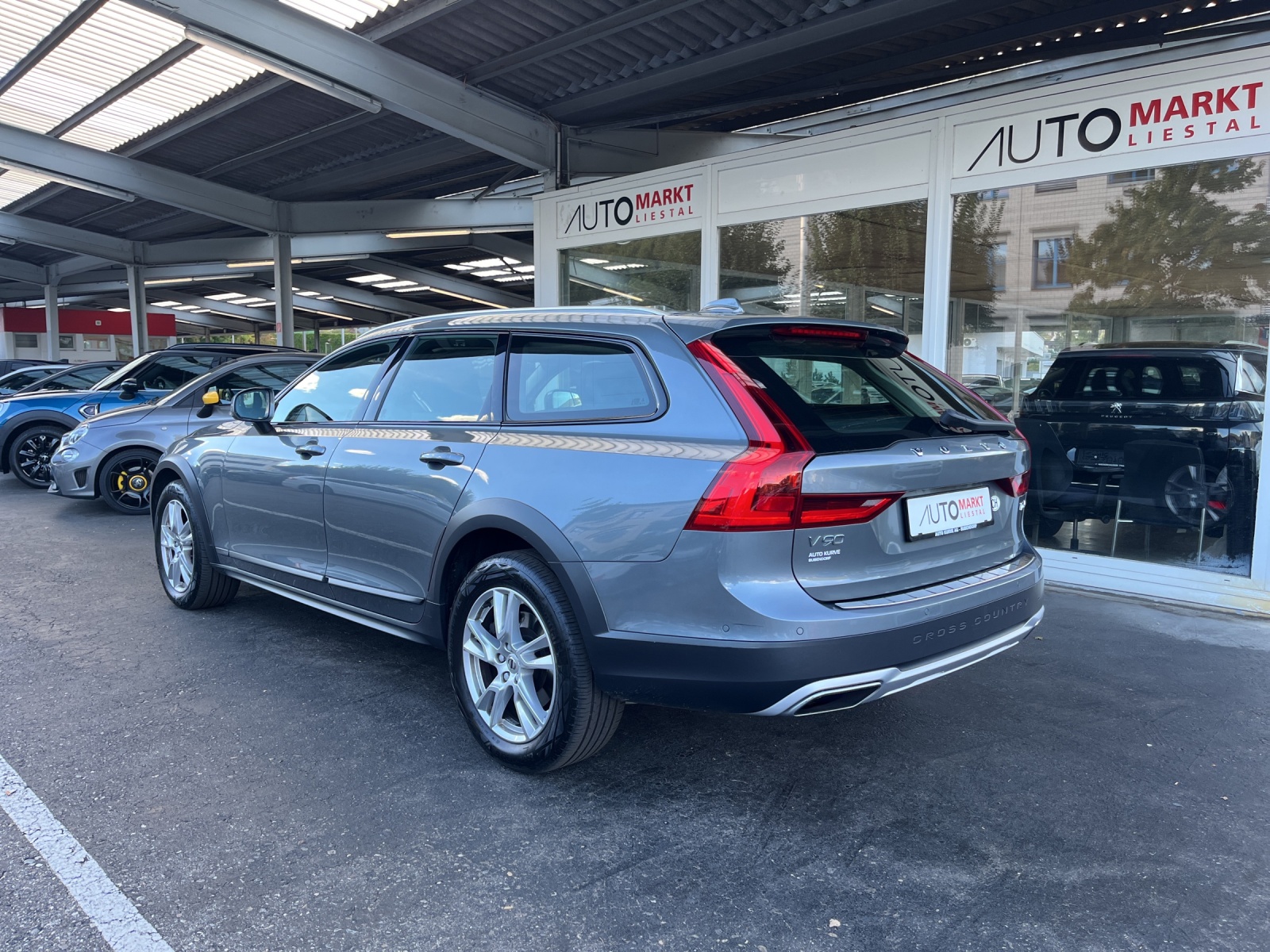 VOLVO V90 Cross Country T6 AWD Geartronic-showroom-element-2