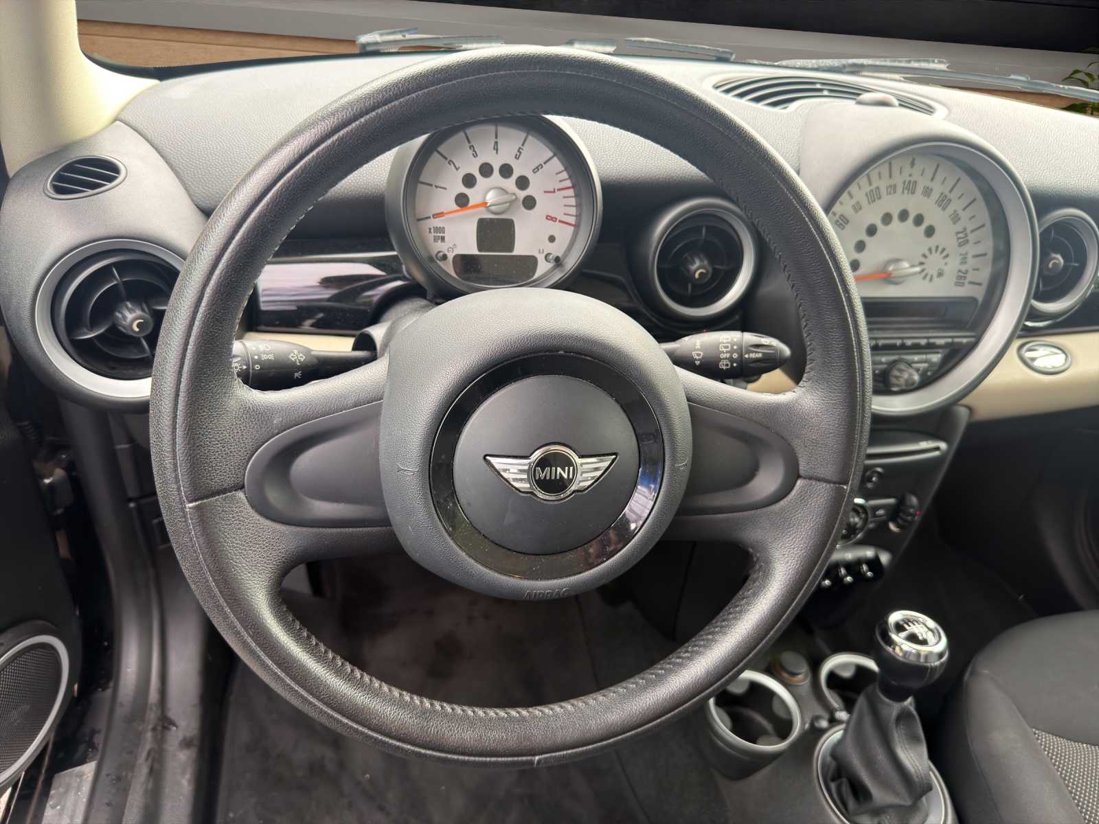 MINI Mini One-image-10