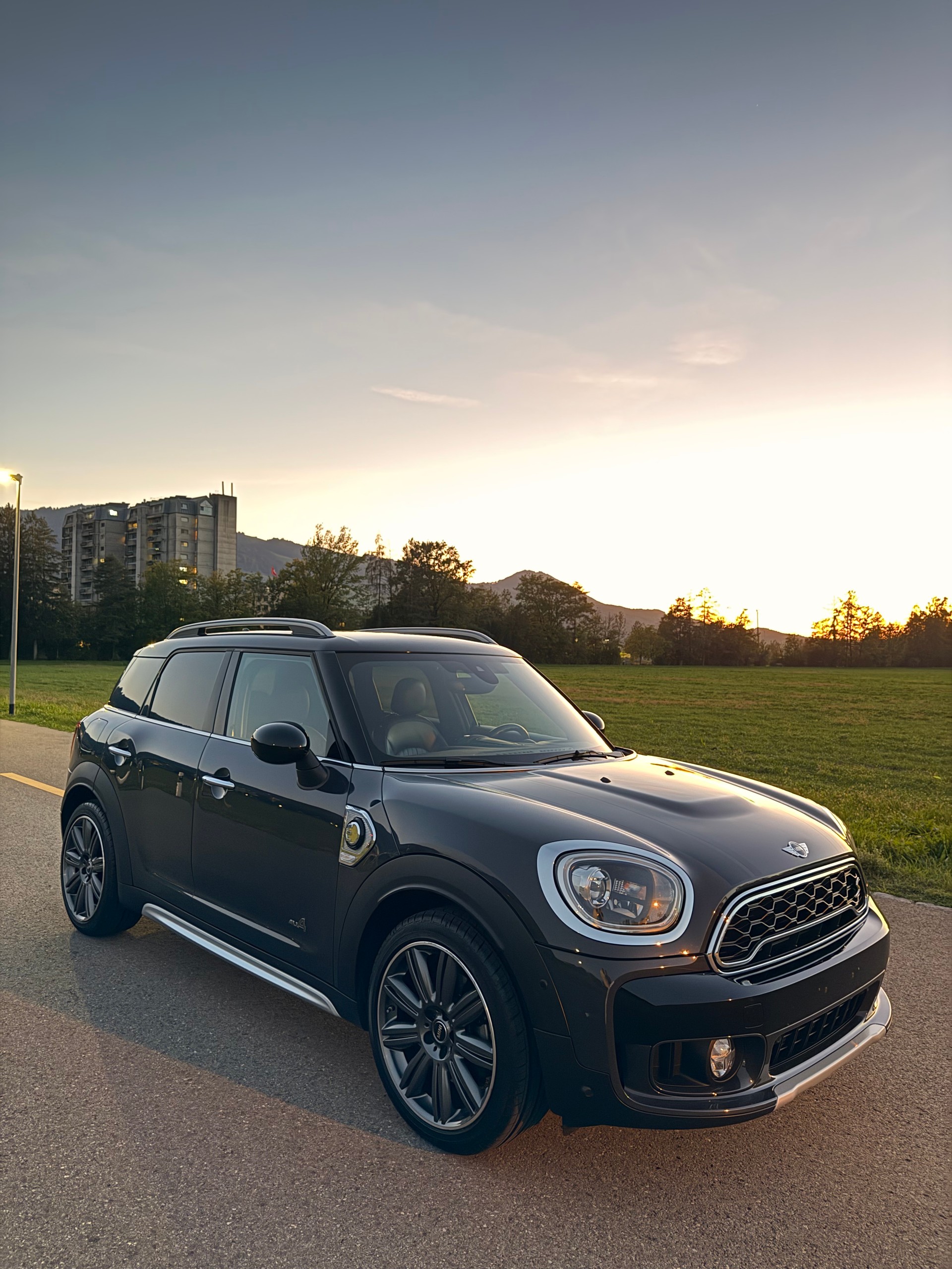 MINI 1.5i Cooper S E ALL4-image-7