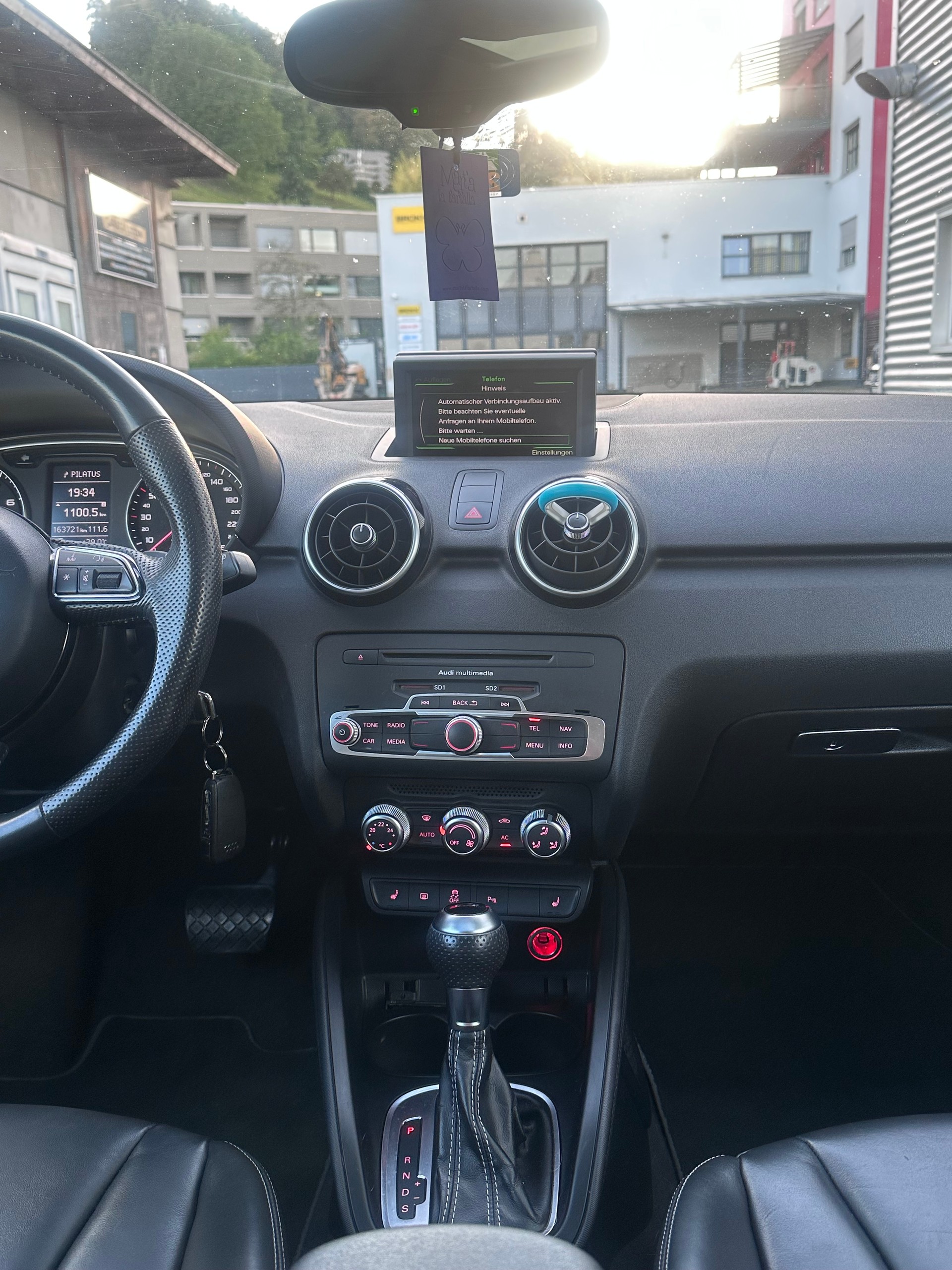 AUDI A1 Sport 1.4 TFSI Ambition S-tronic, S-Line Automat, Panoramadach, Ledersitze, ab MFK-image-13