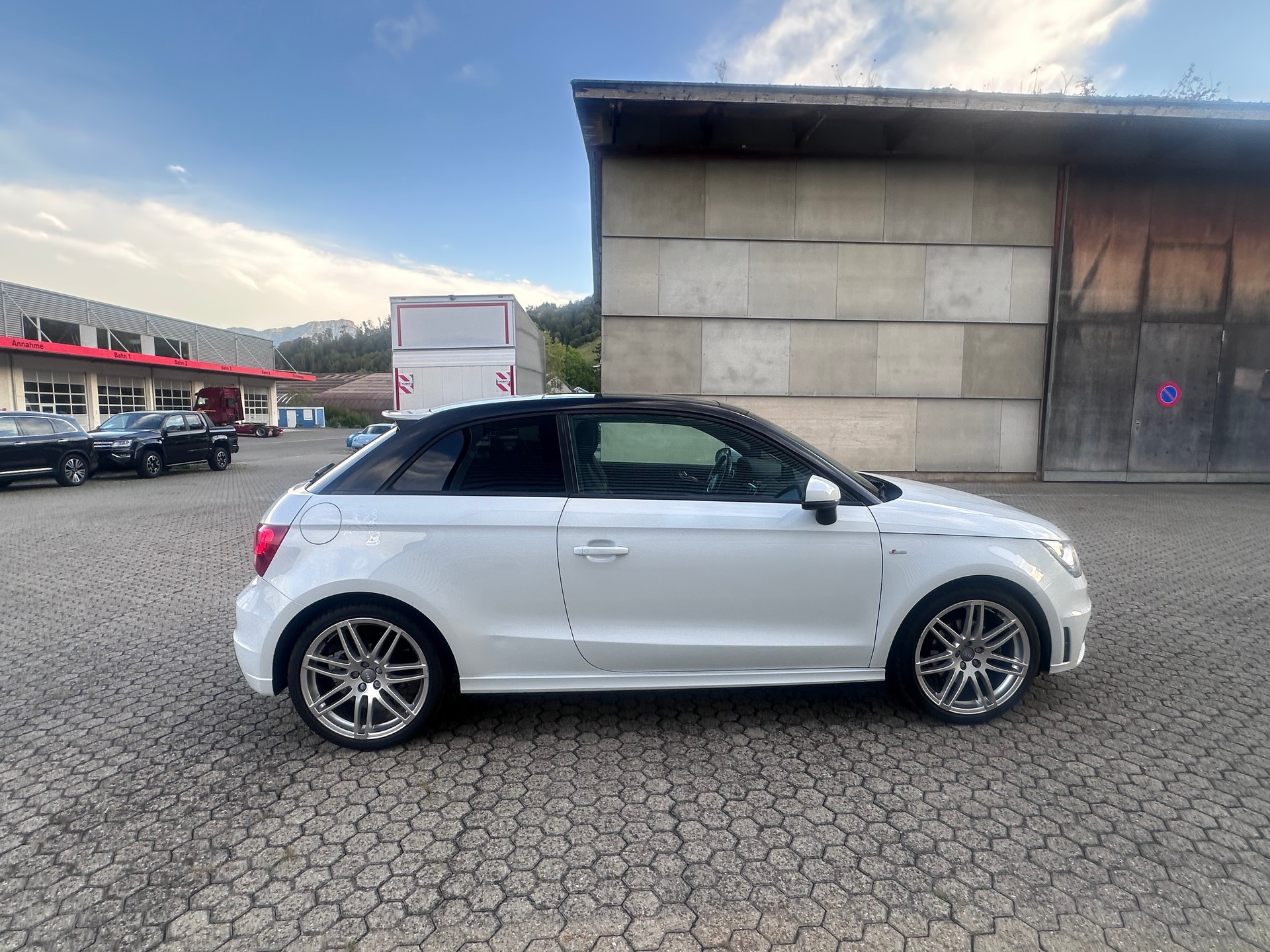 AUDI A1 Sport 1.4 TFSI Ambition S-tronic, S-Line Automat, Panoramadach, Ledersitze, ab MFK-image-7