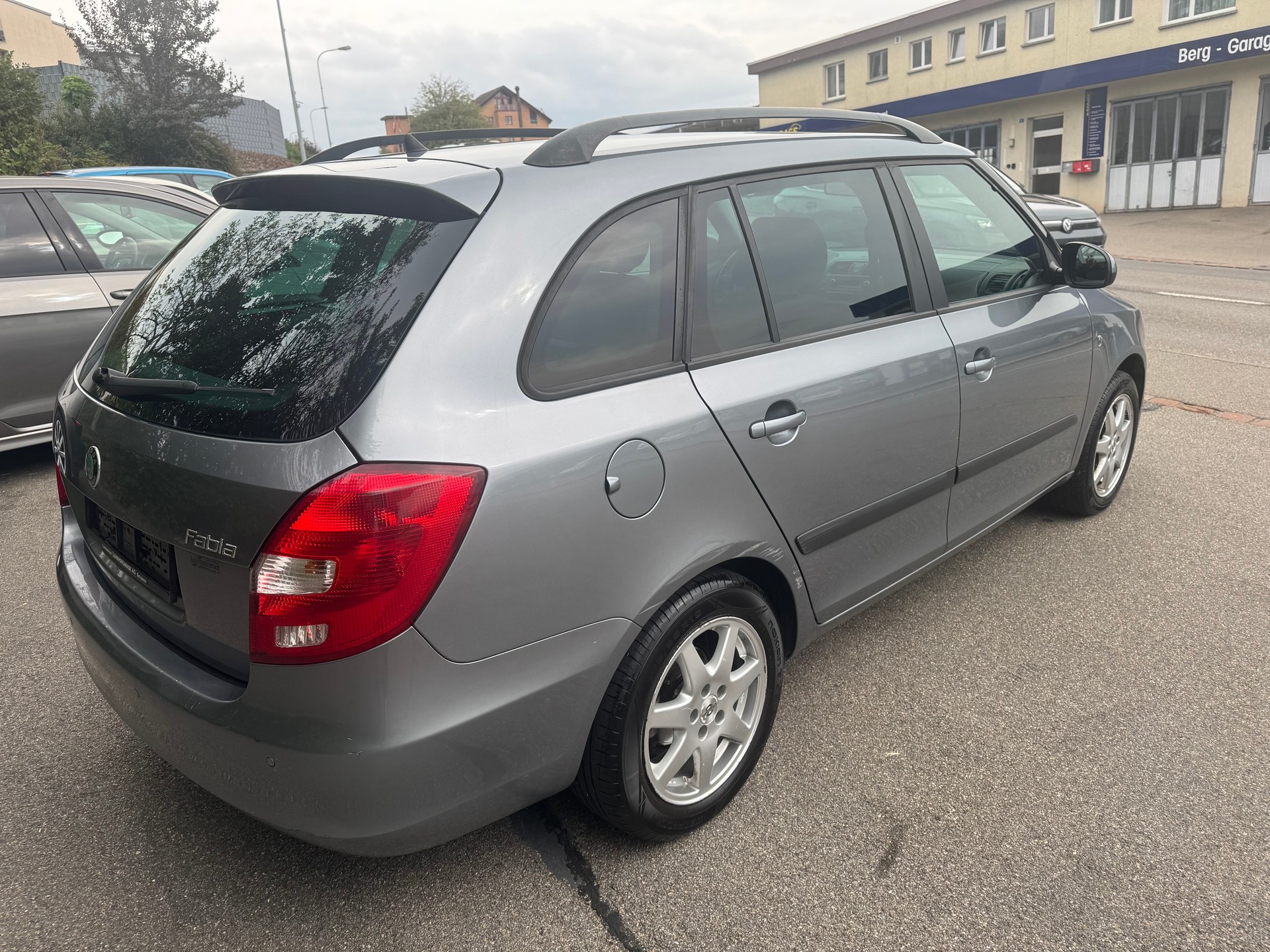 SKODA Fabia 1.2 TSI Family-image-3