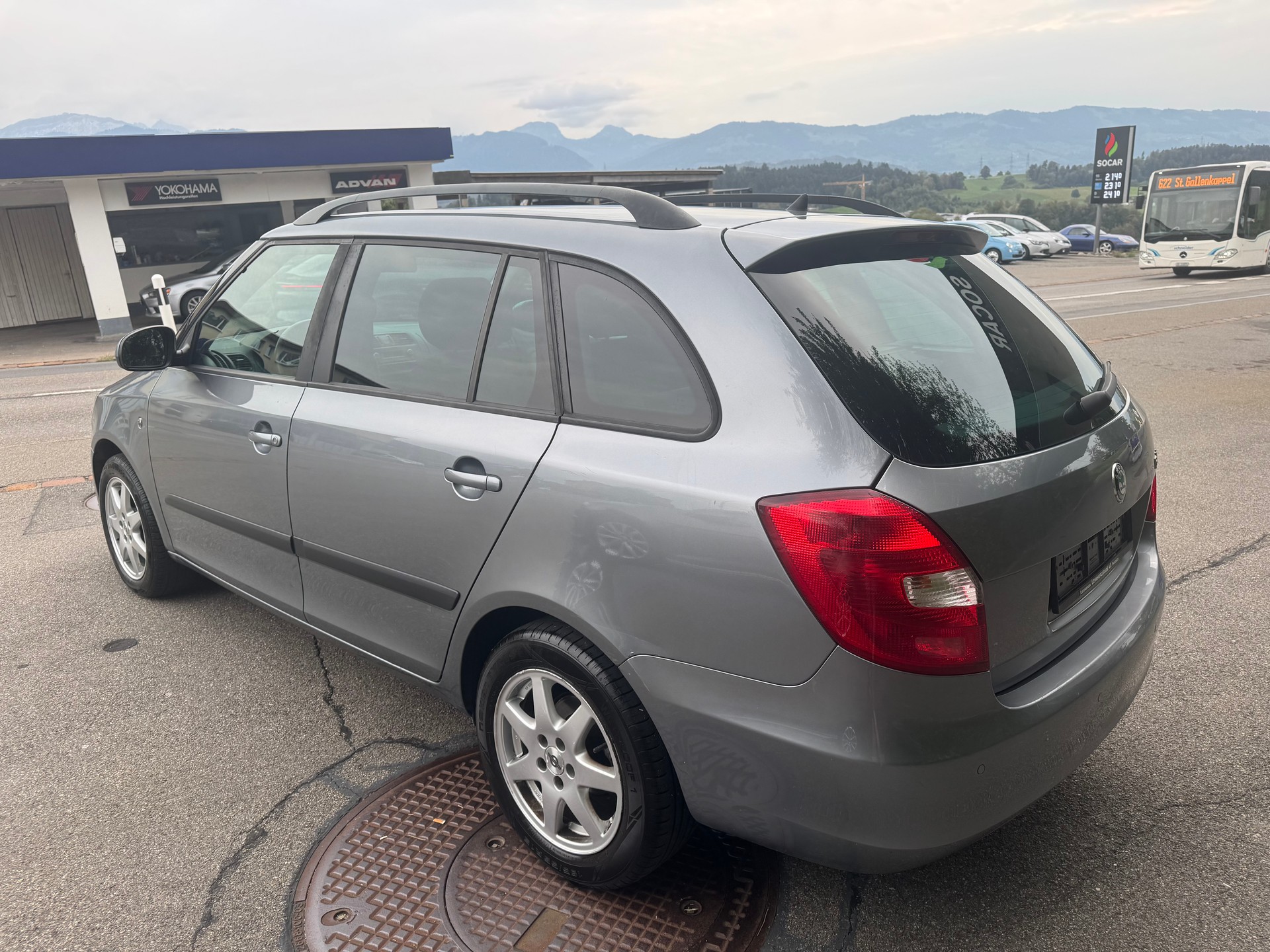 SKODA Fabia 1.2 TSI Family-image-2