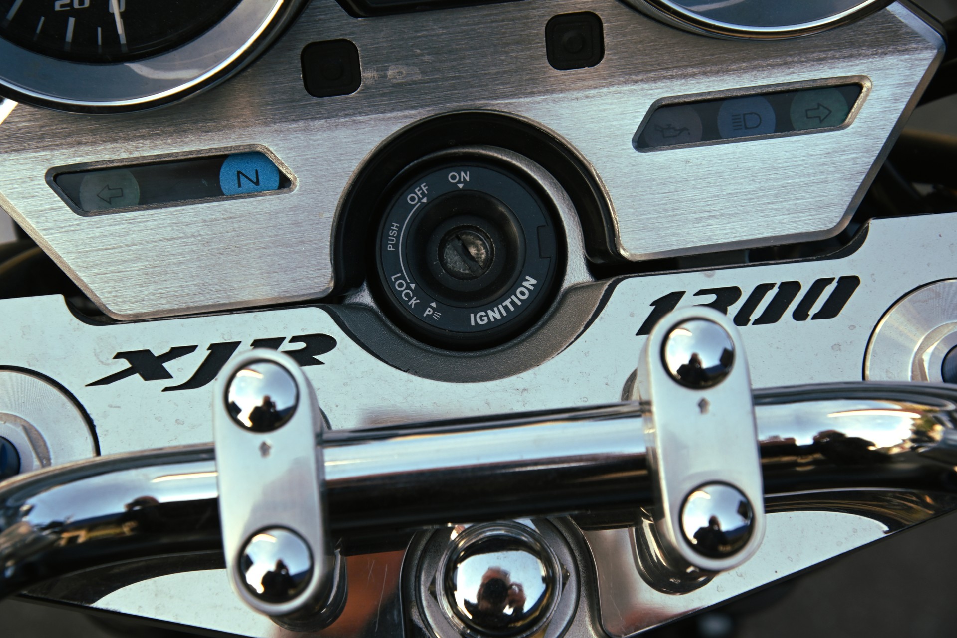 YAMAHA XJR 1300-image-1