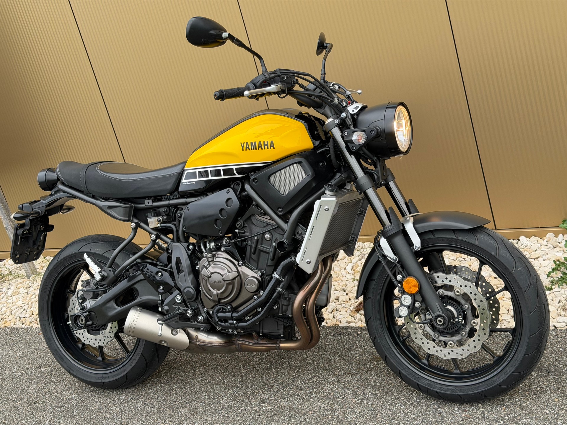 YAMAHA XSR 700-image-2