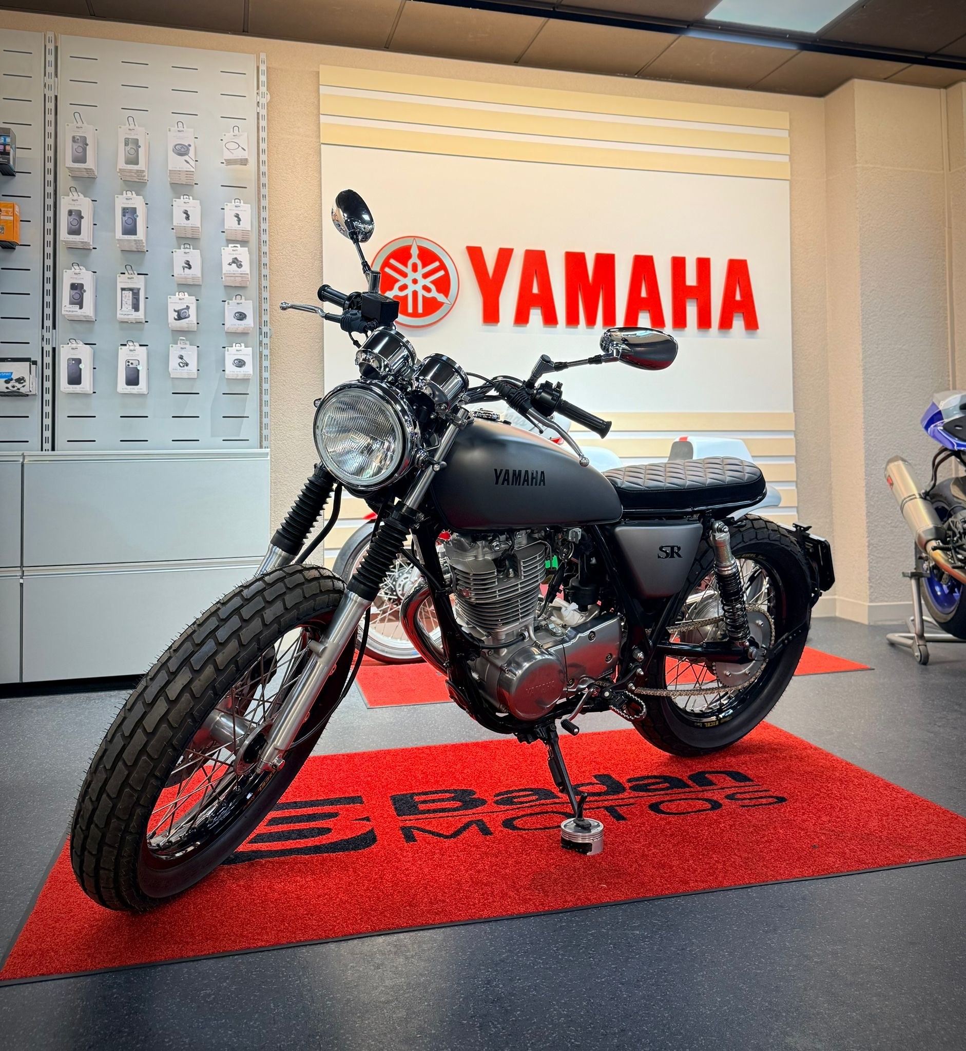 YAMAHA SR 400