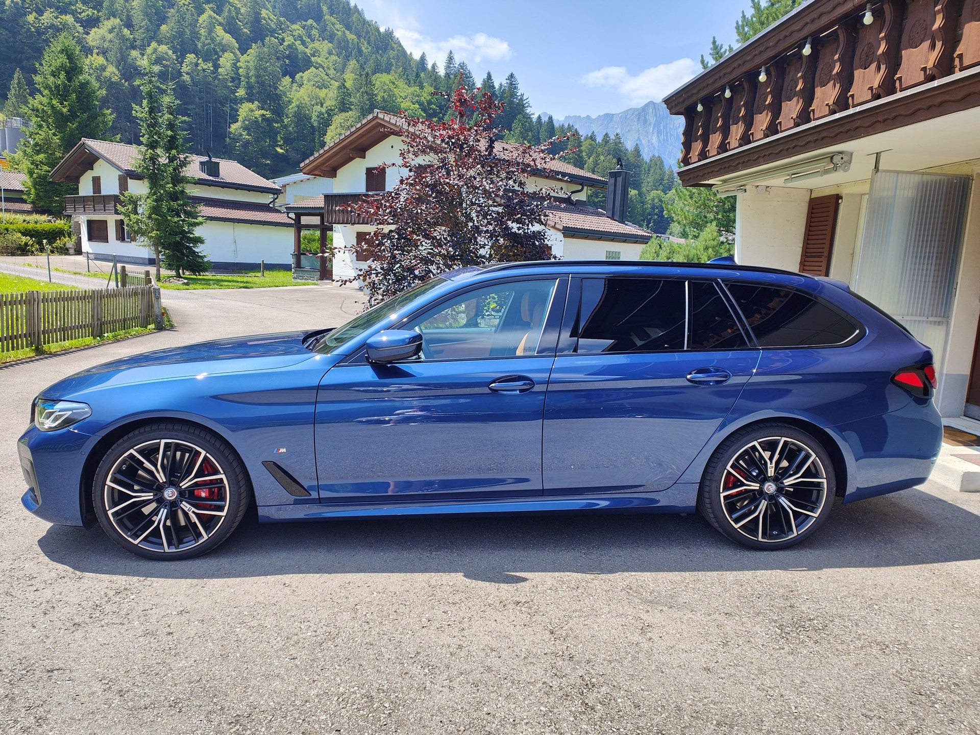 BMW 540i xDrive 48V Touring M Sport Pro Steptronic-image-4