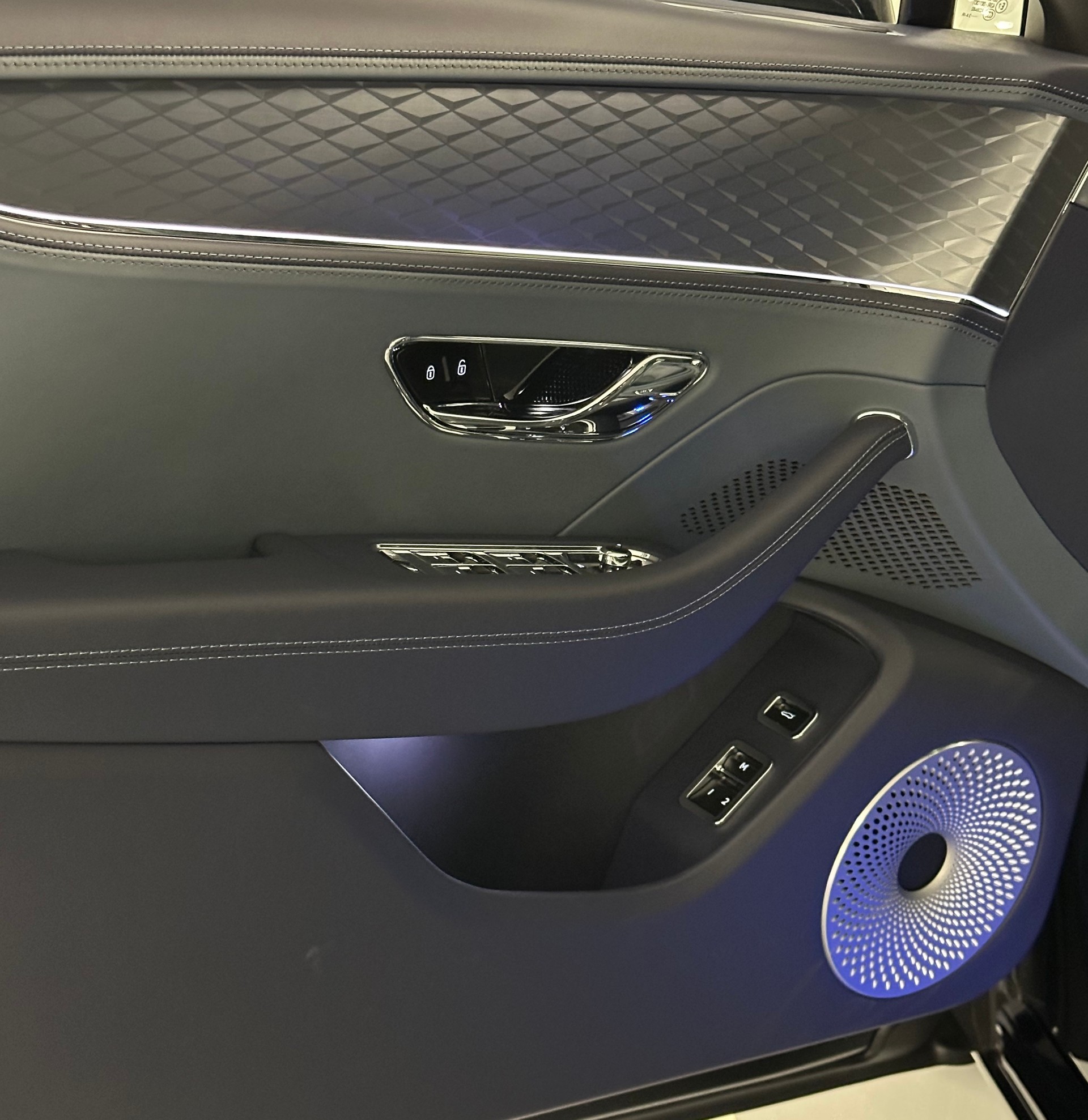 BENTLEY Flying Spur 4.0 V8 S-image-21