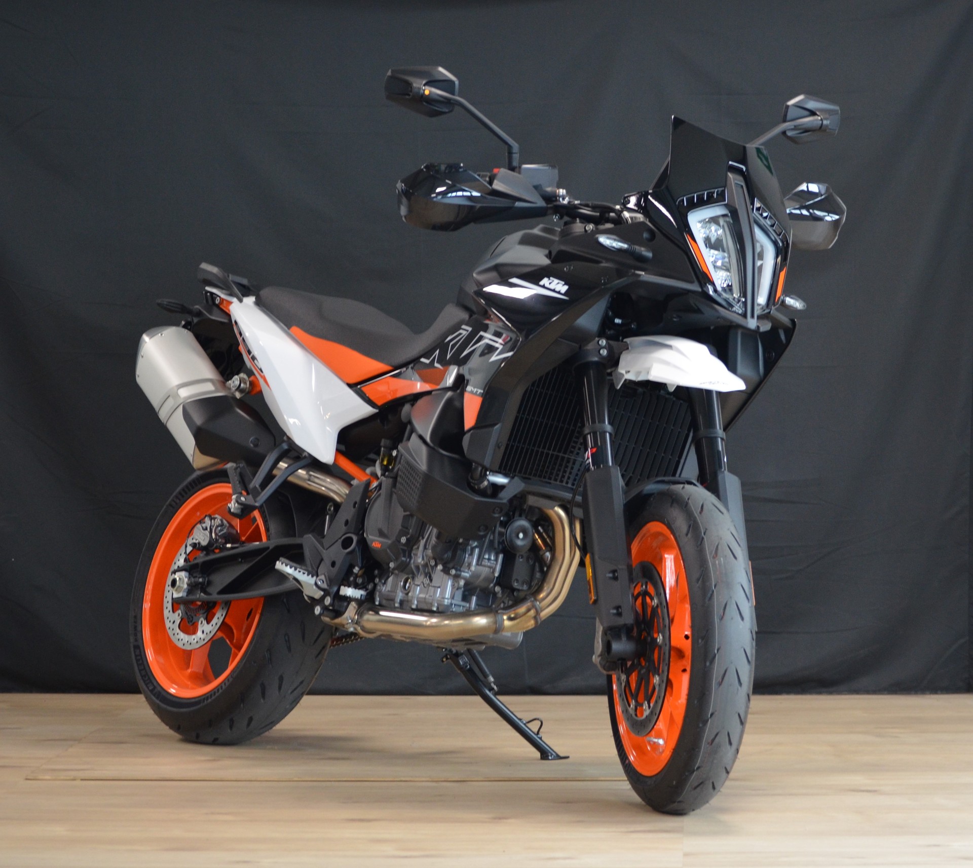 KTM 890 SMT-image-0
