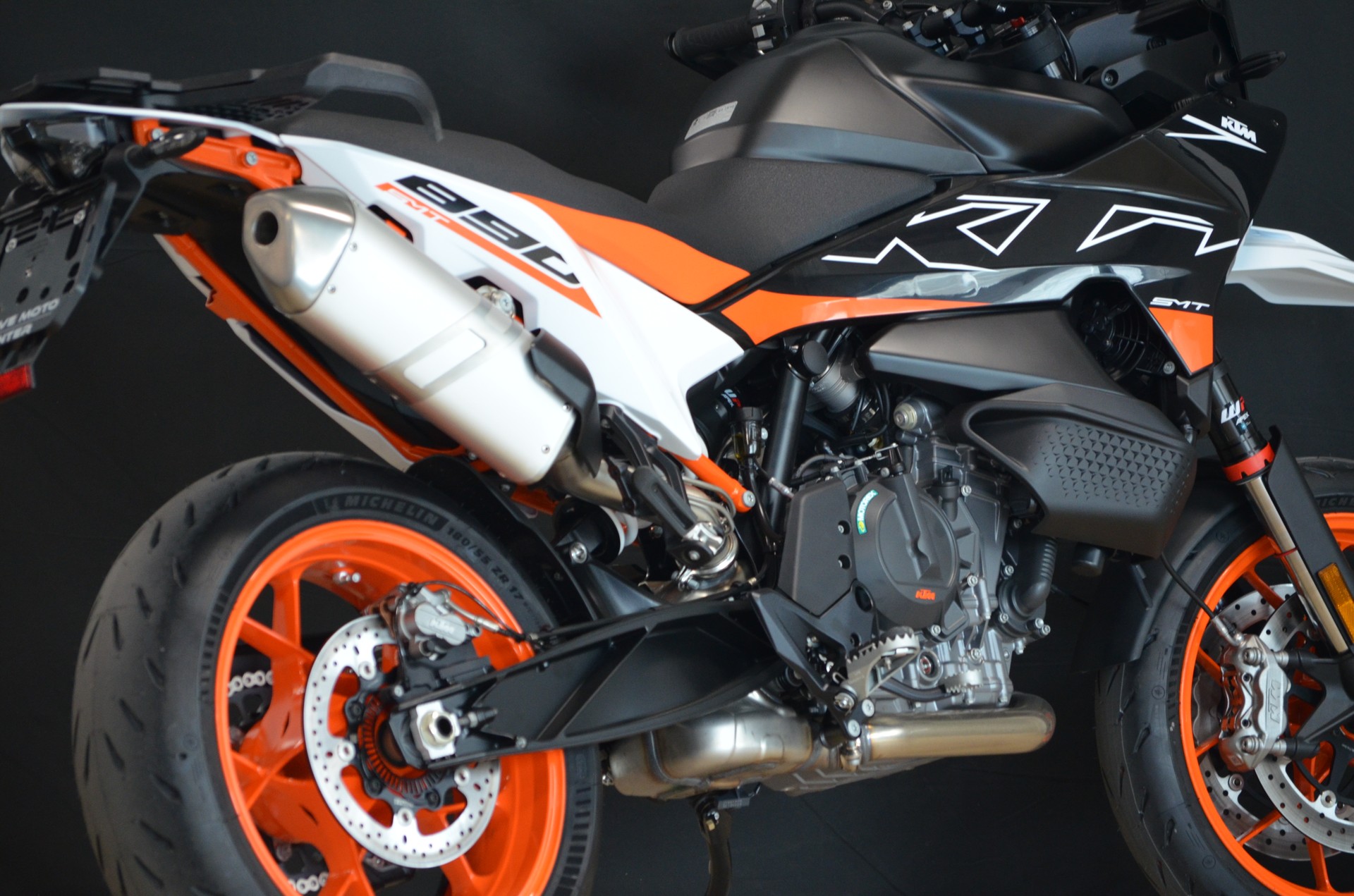 KTM 890 SMT-image-8