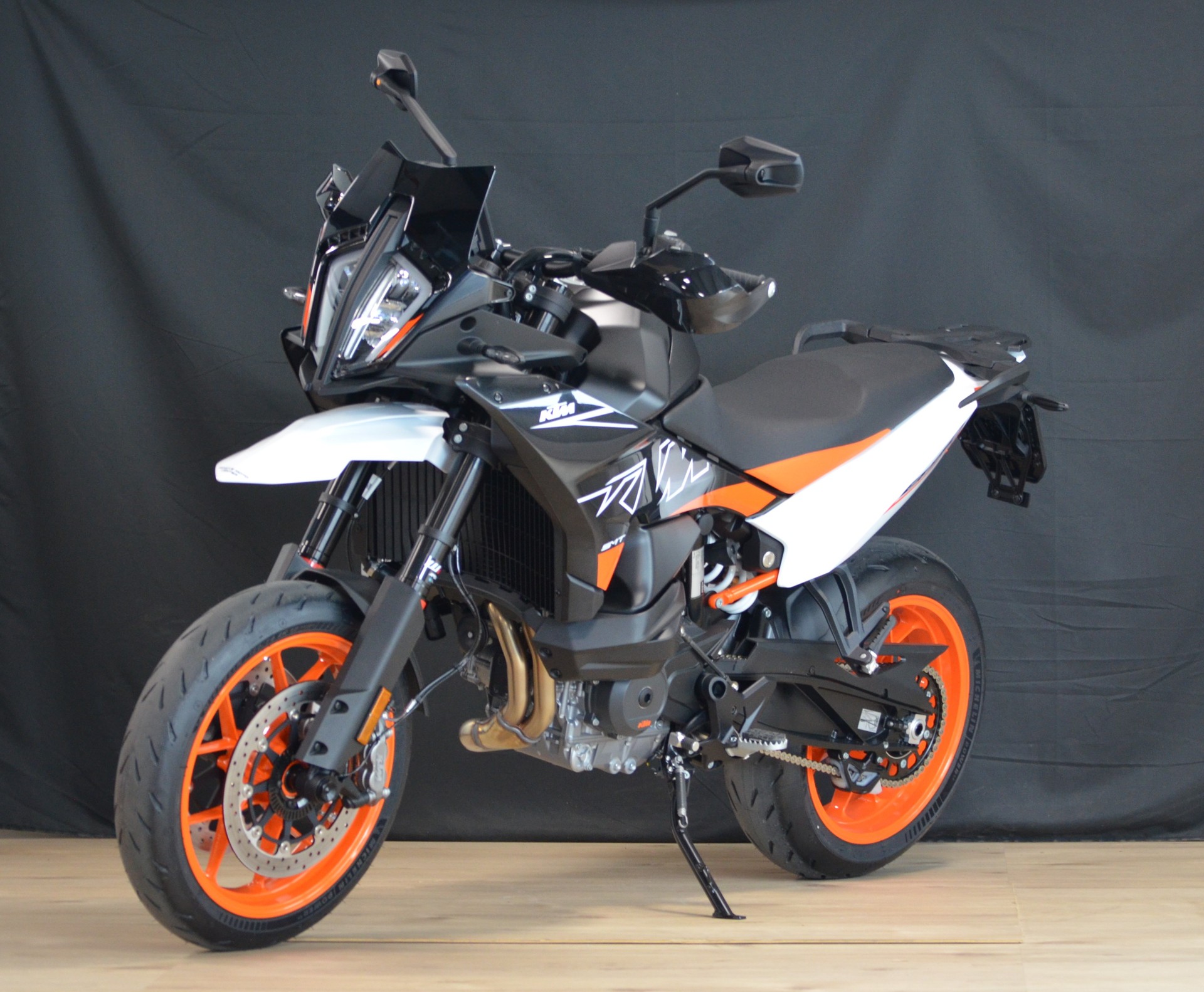 KTM 890 SMT-image-1