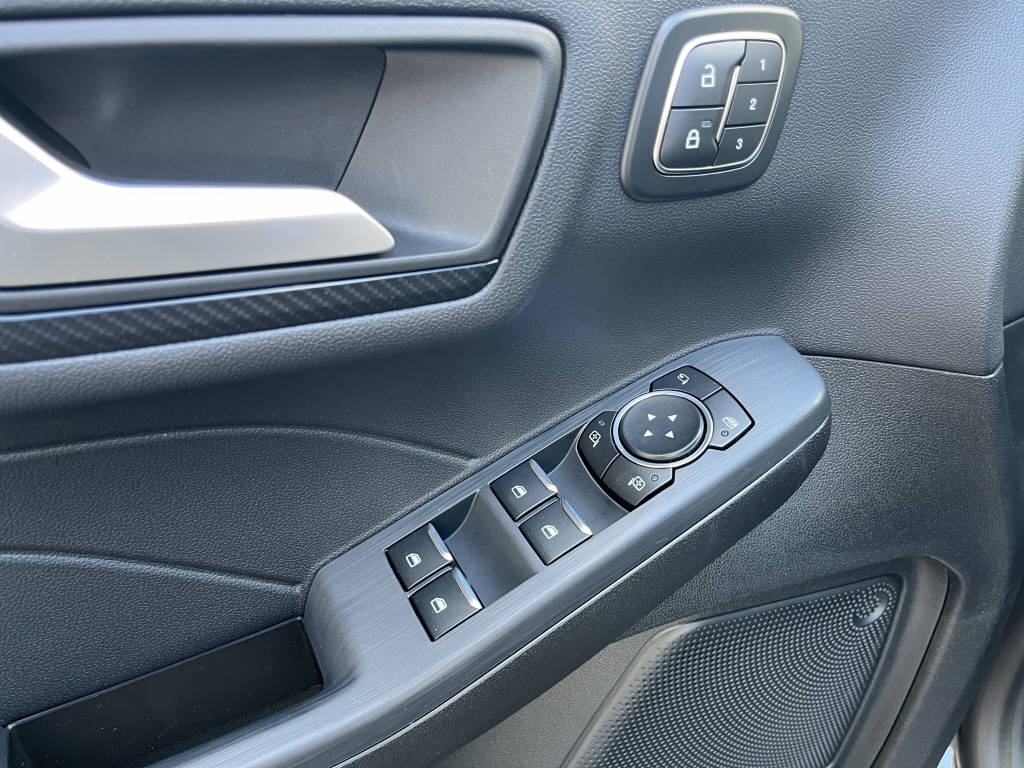 FORD Kuga 2.5 Plug-in Hybrid ST-Line X F-image-15