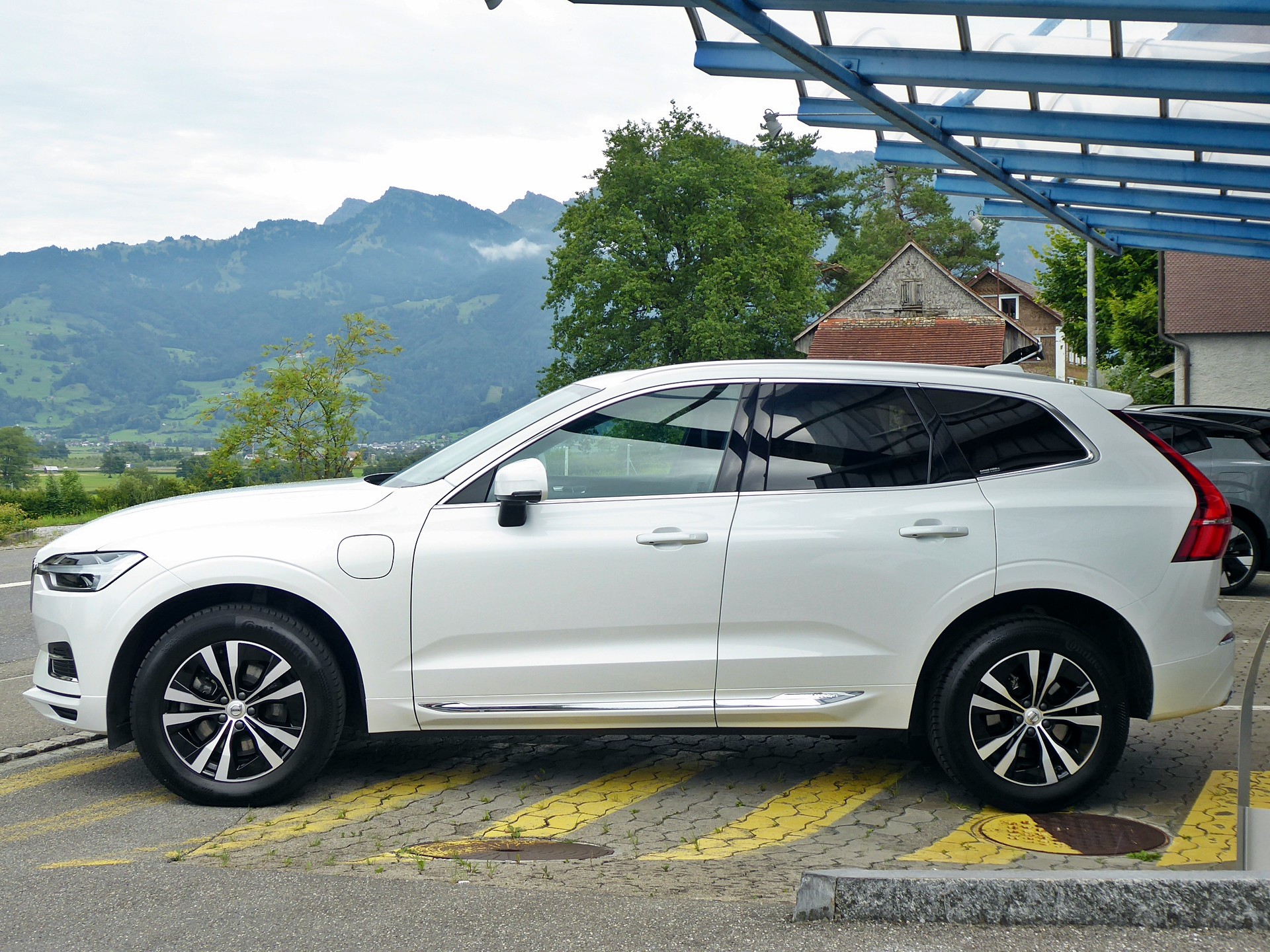 VOLVO XC60 T6 eAWD Inscr. Expre-image-1