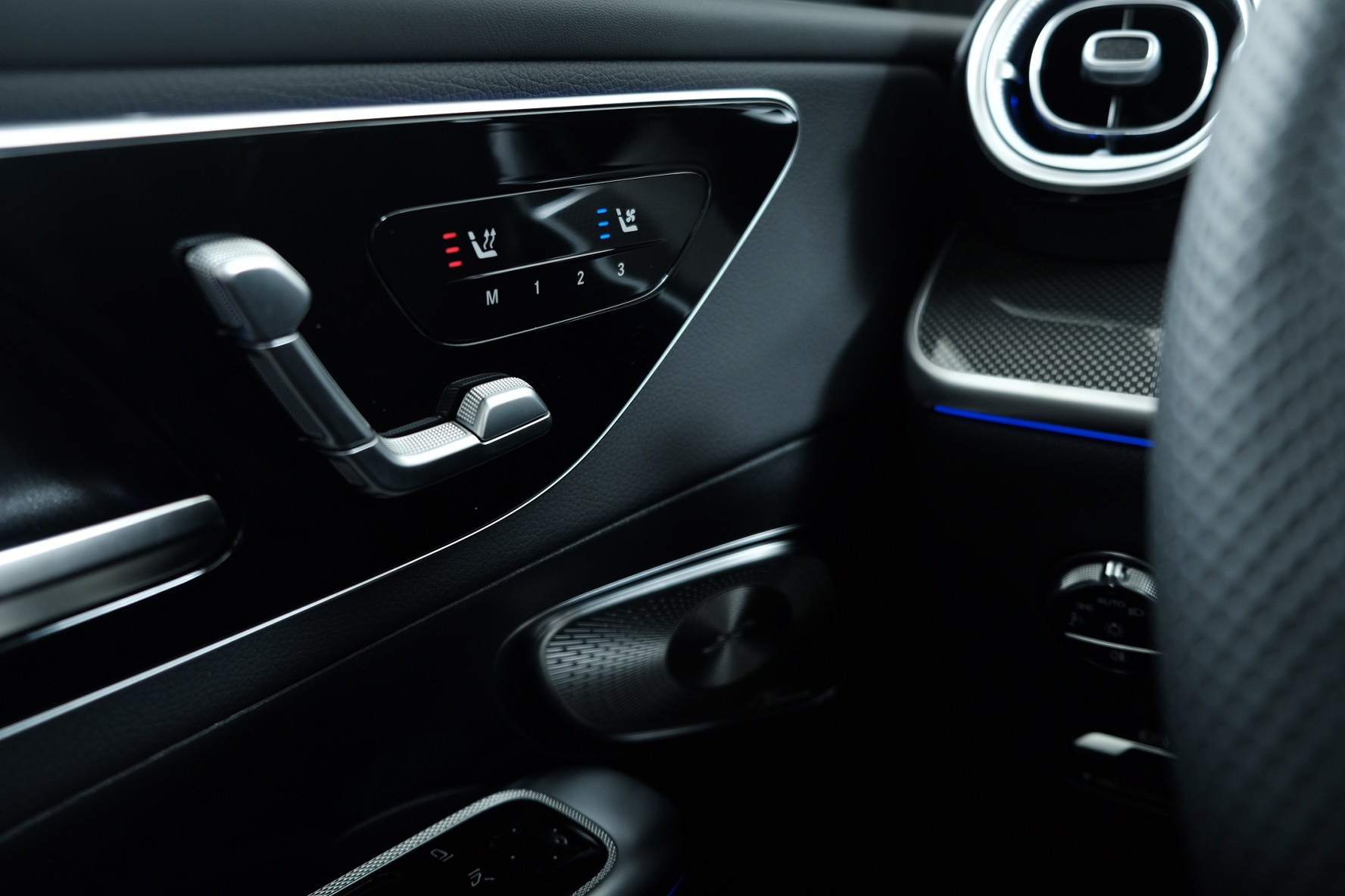 MERCEDES-BENZ GLC 300 4Matic 9G-Tronic-image-13