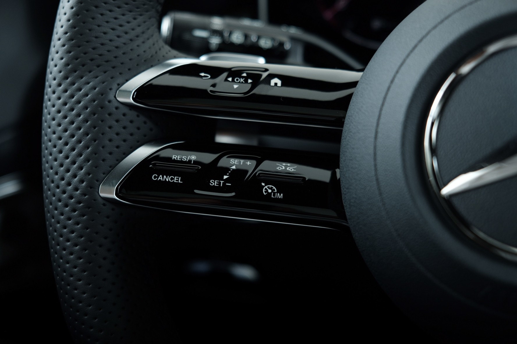 MERCEDES-BENZ GLC 300 4Matic 9G-Tronic-image-14