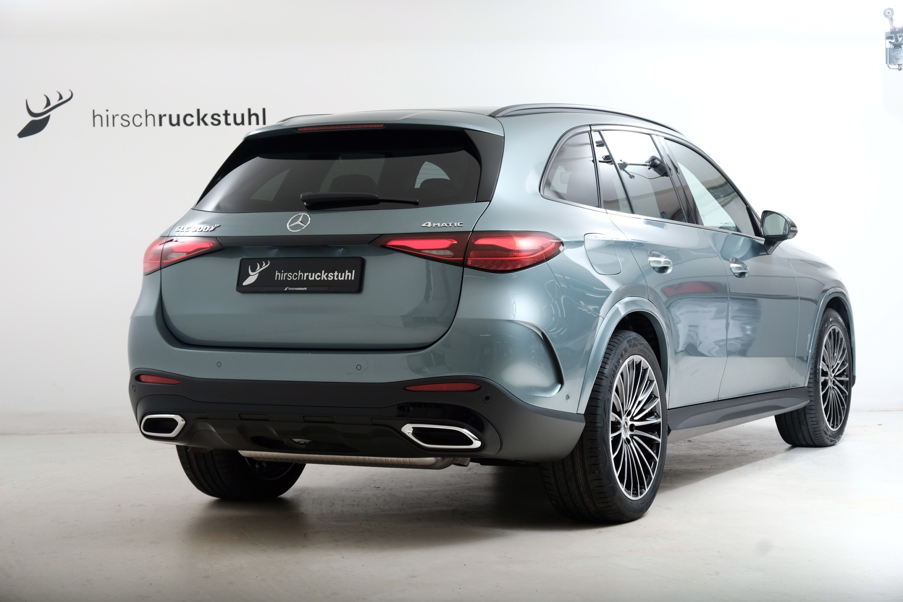 MERCEDES-BENZ GLC 300 4Matic 9G-Tronic-showroom-element-3
