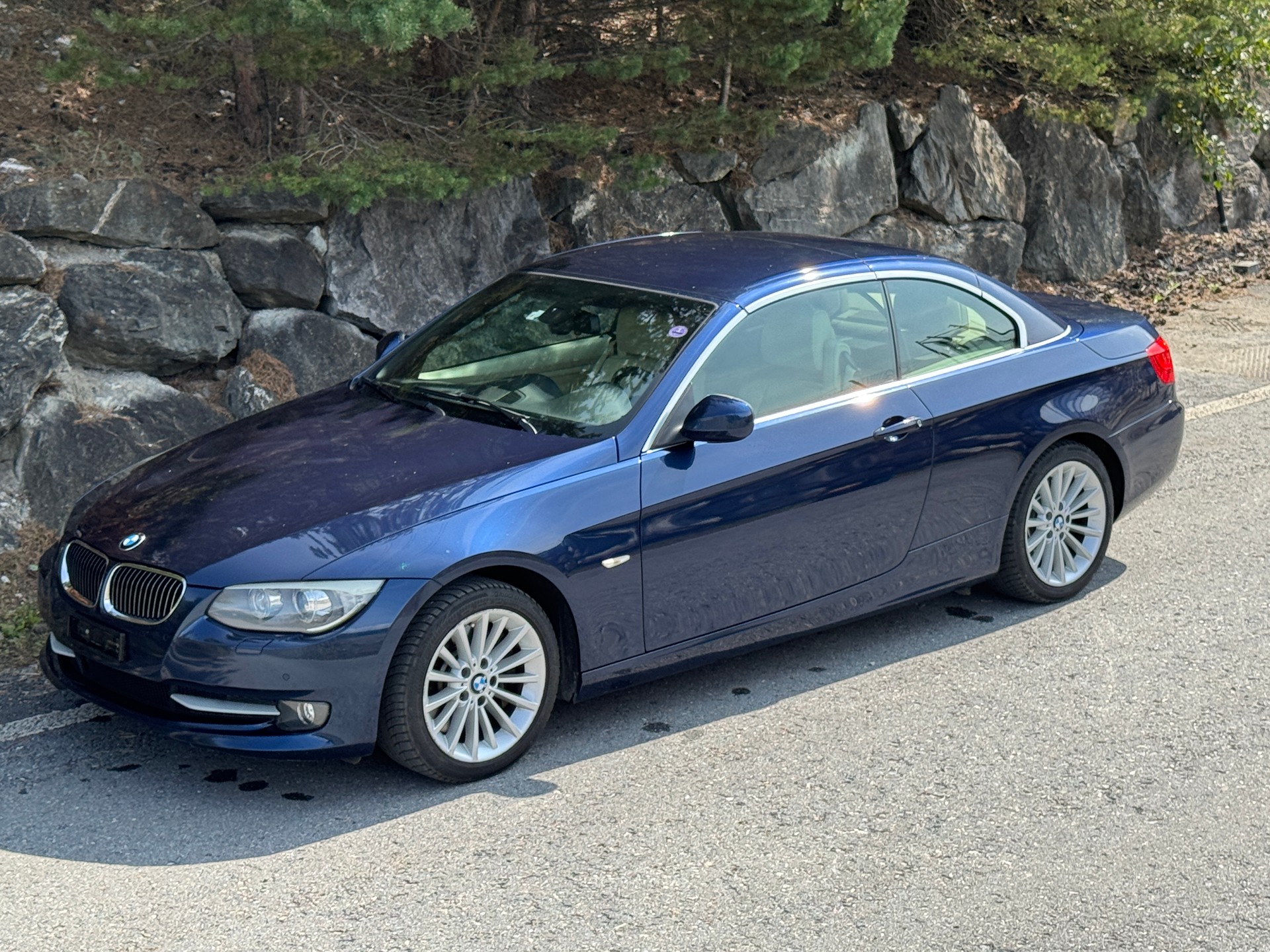 BMW 335i Cabriolet DSG-image-13