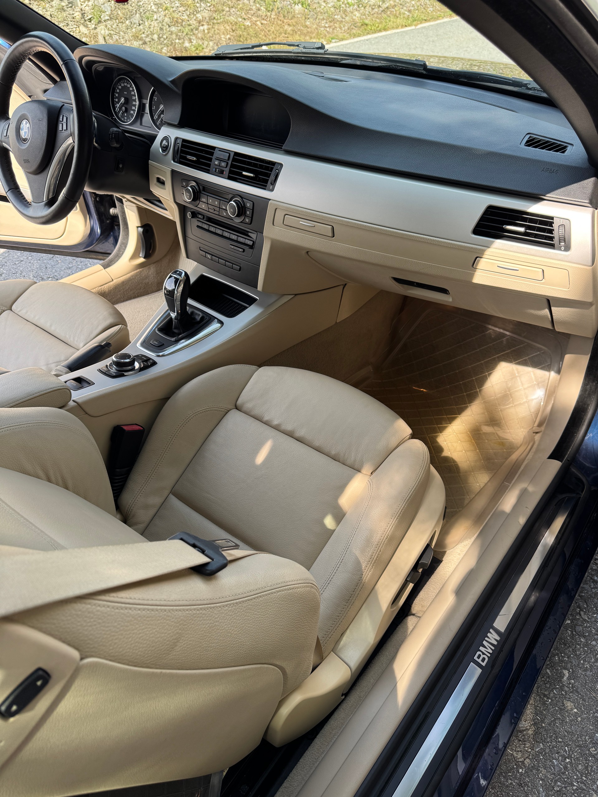 BMW 335i Cabriolet DSG-showroom-element-2