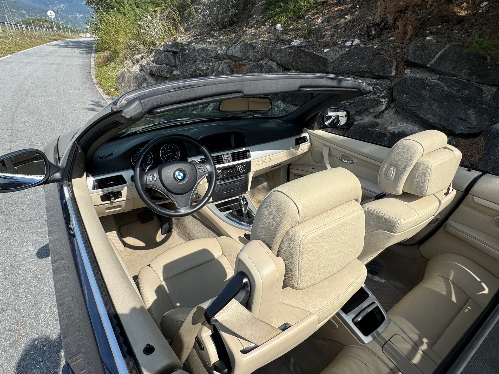 BMW 335i Cabriolet DSG-image-18