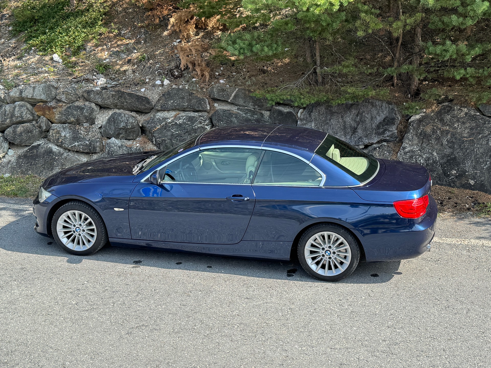 BMW 335i Cabriolet DSG-image-12