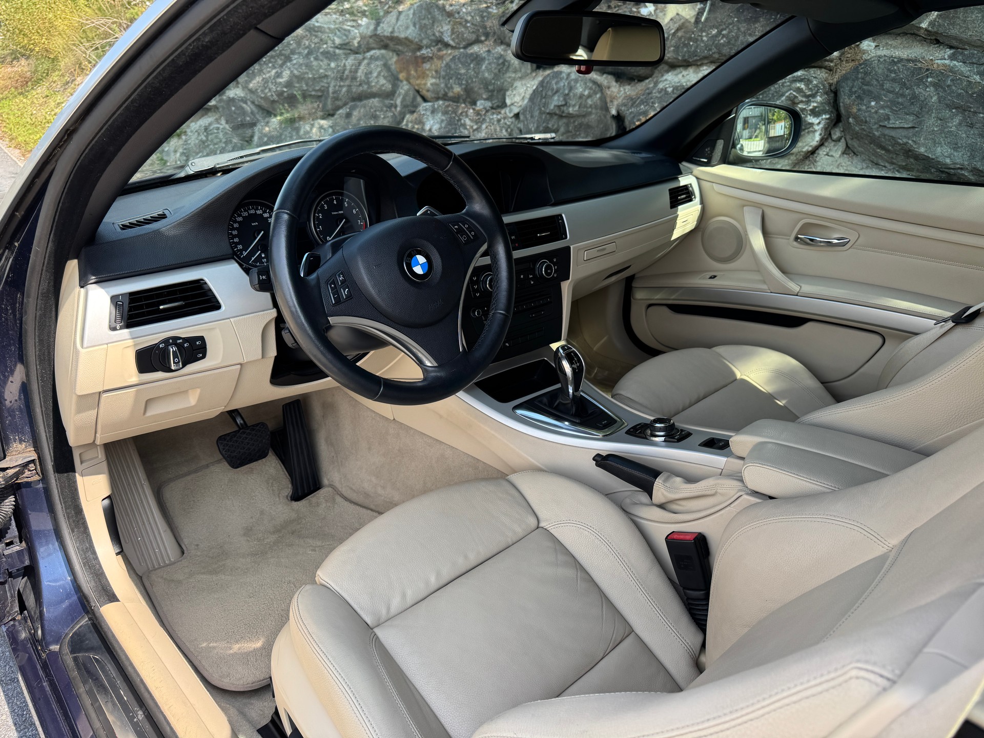 BMW 335i Cabriolet DSG-image-8