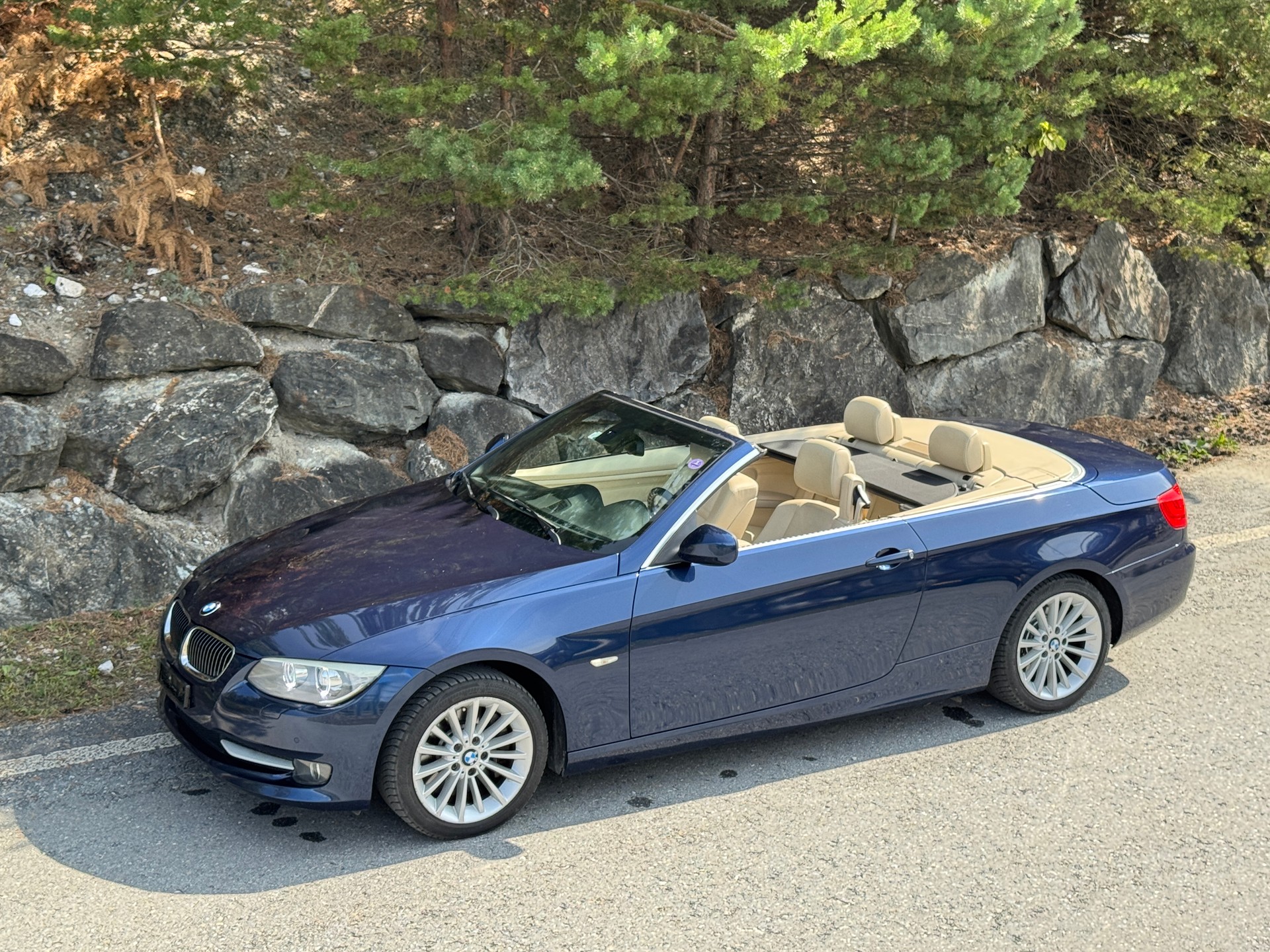 BMW 335i Cabriolet DSG-showroom-element-1