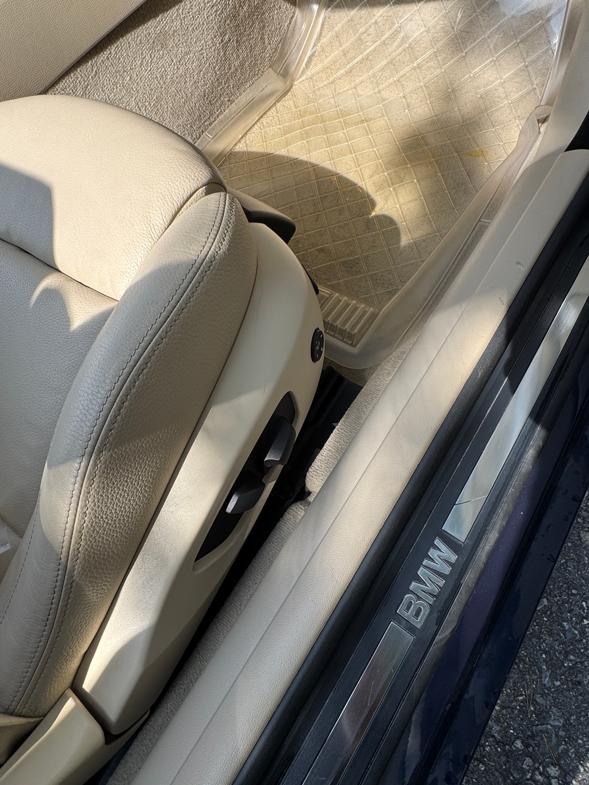 BMW 335i Cabriolet DSG-image-19