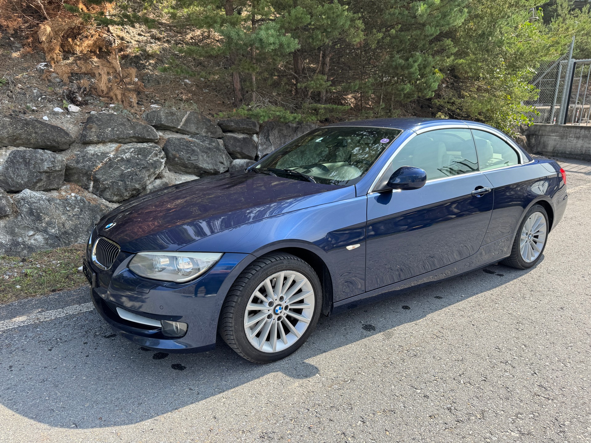 BMW 335i Cabriolet DSG-showroom-element-3