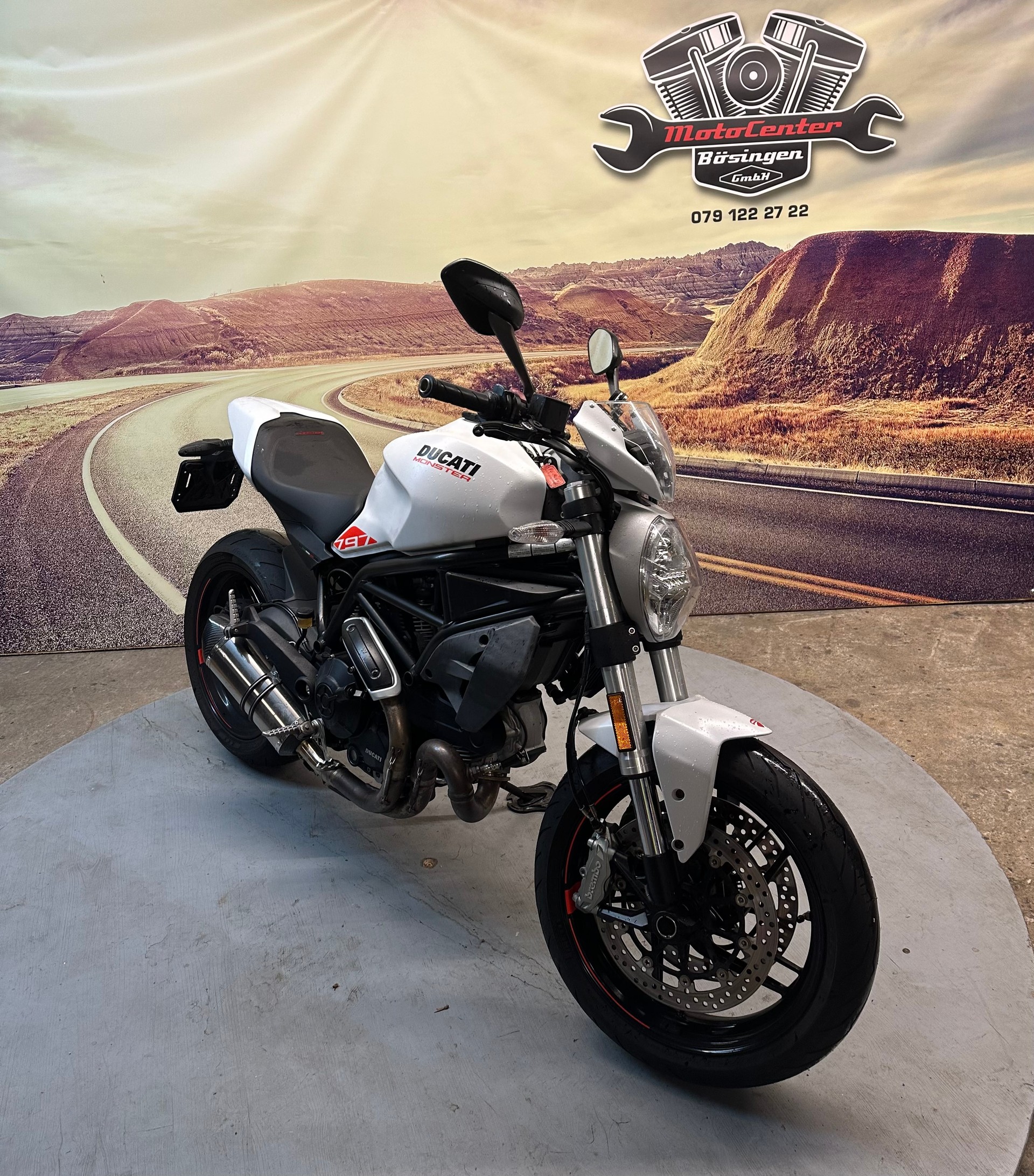 DUCATI Monster 797-showroom-element-1