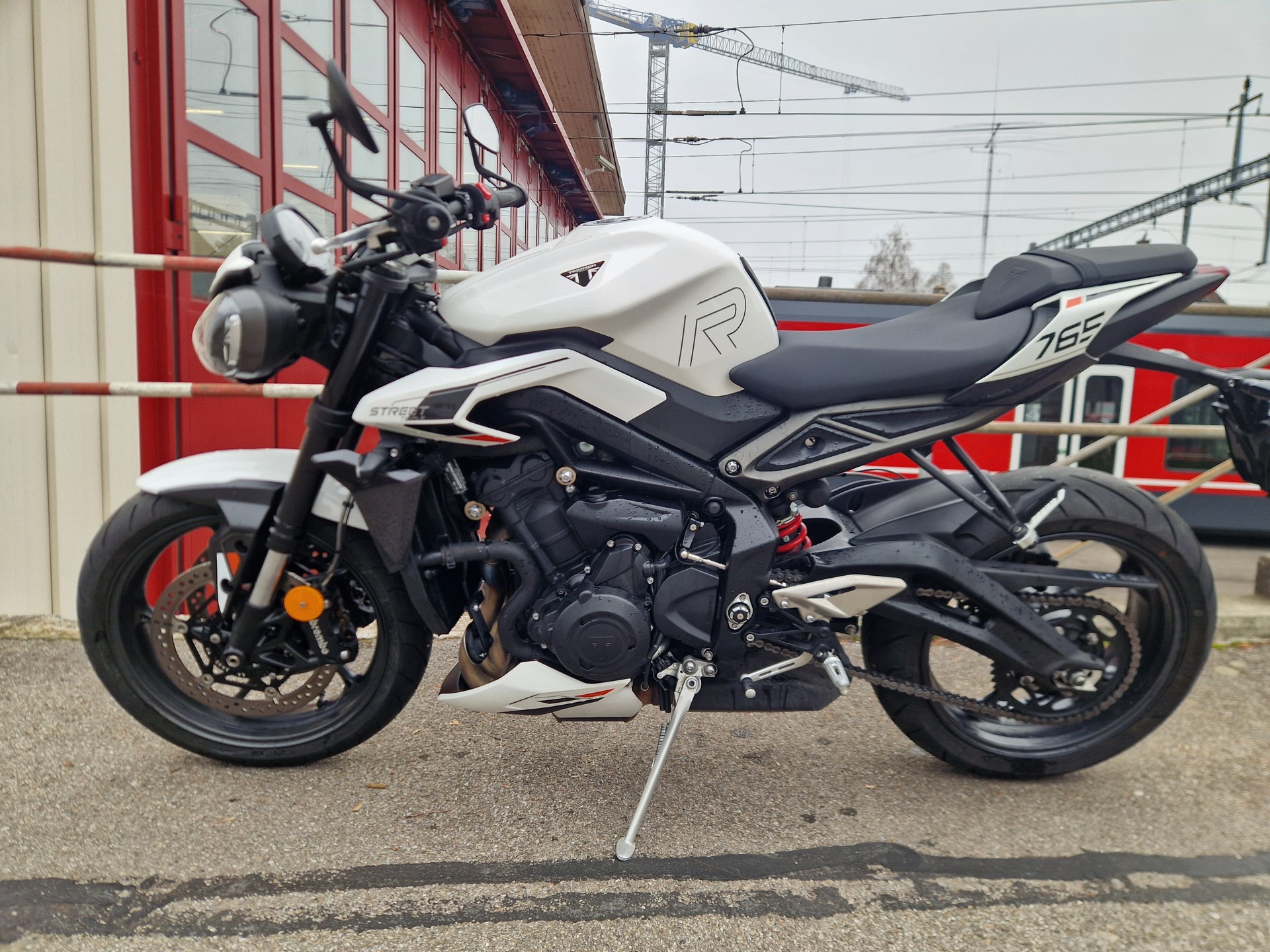 TRIUMPH Street Triple 765 R A2 (35kW)-image-3