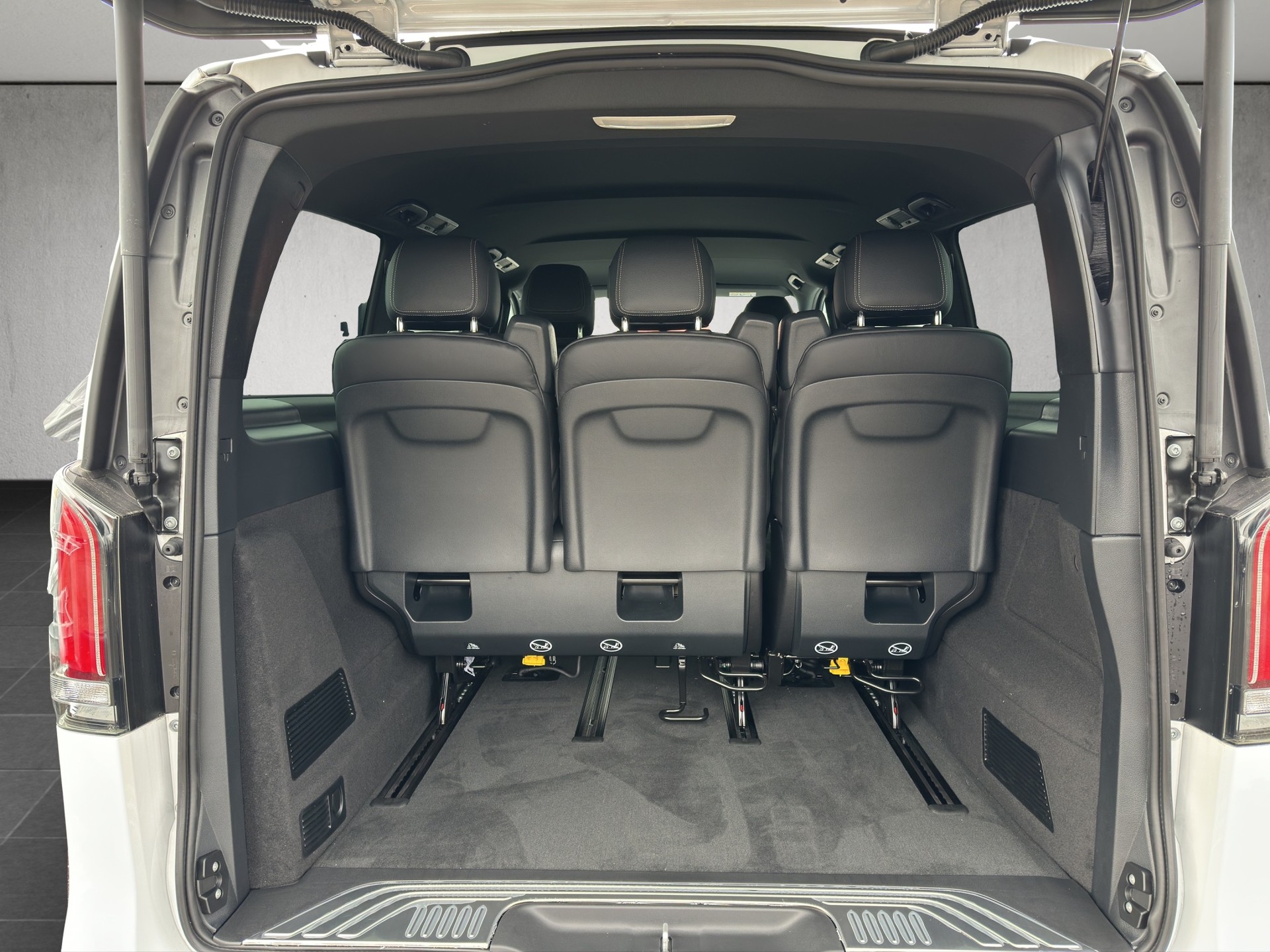MERCEDES-BENZ V 250 d lang Avantgarde 9G-Tronic-image-10