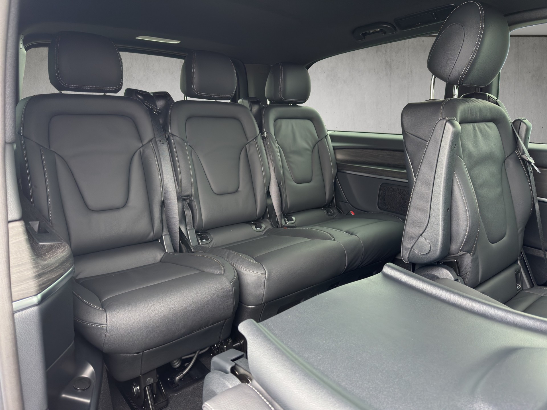 MERCEDES-BENZ V 250 d lang Avantgarde 9G-Tronic-image-9