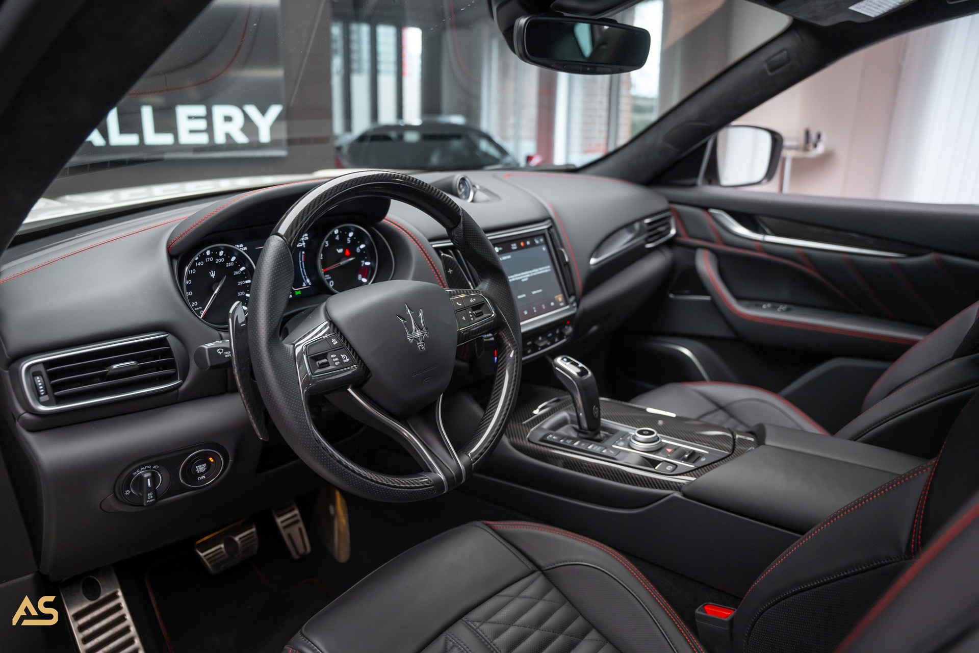 MASERATI Levante 3.8 V8 Trofeo Q4 *Traumausstattung* Carbon-Paket-image-16