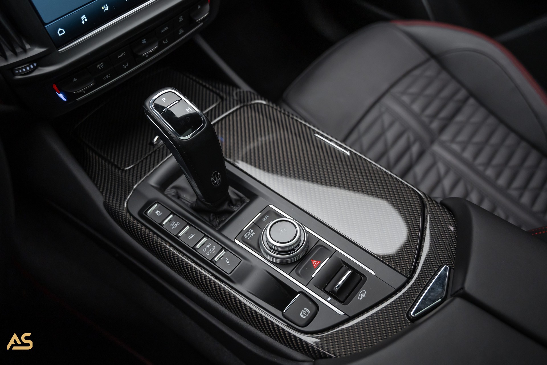 MASERATI Levante 3.8 V8 Trofeo Q4 *Traumausstattung* Carbon-Paket-image-29