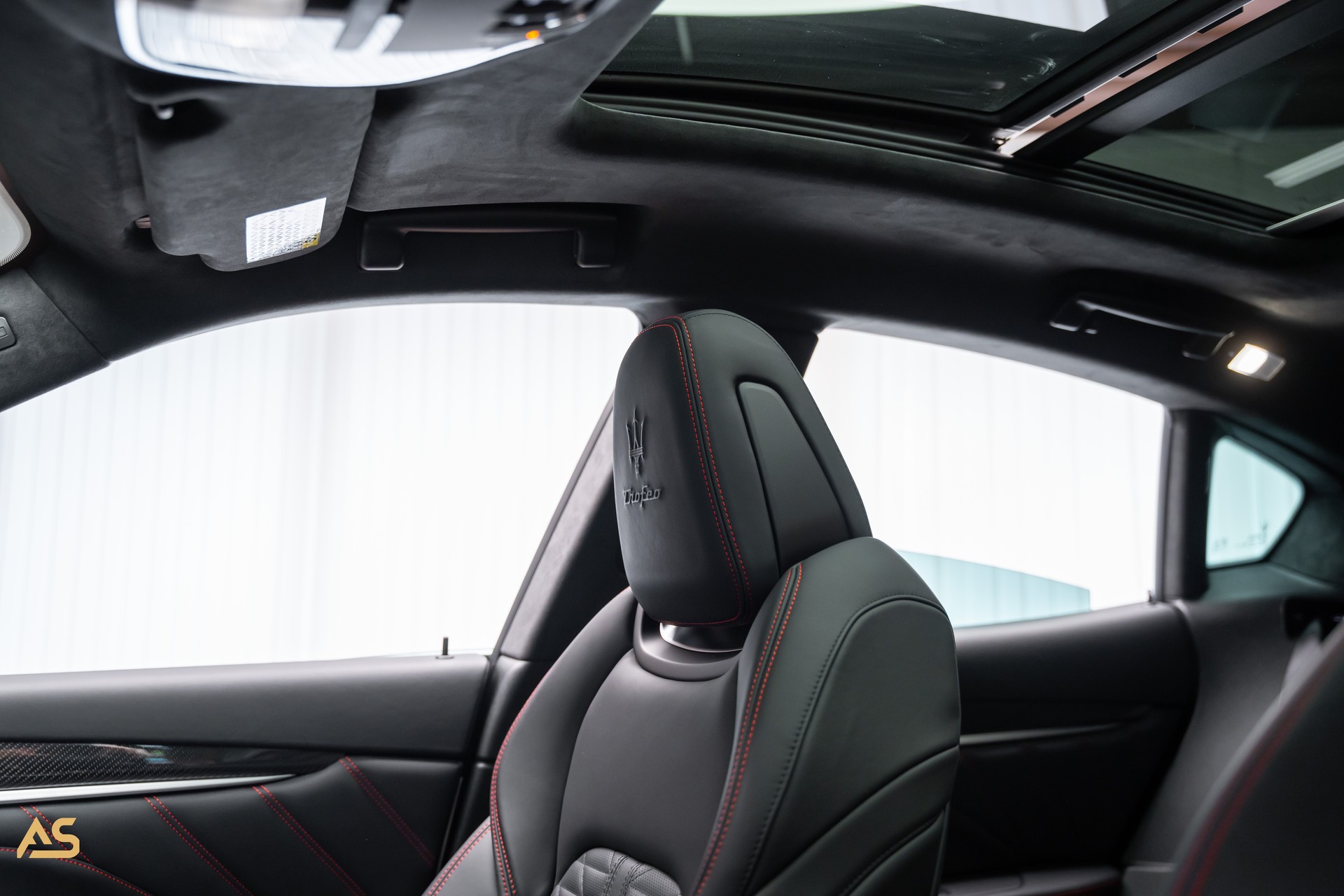 MASERATI Levante 3.8 V8 Trofeo Q4 *Traumausstattung* Carbon-Paket-image-26