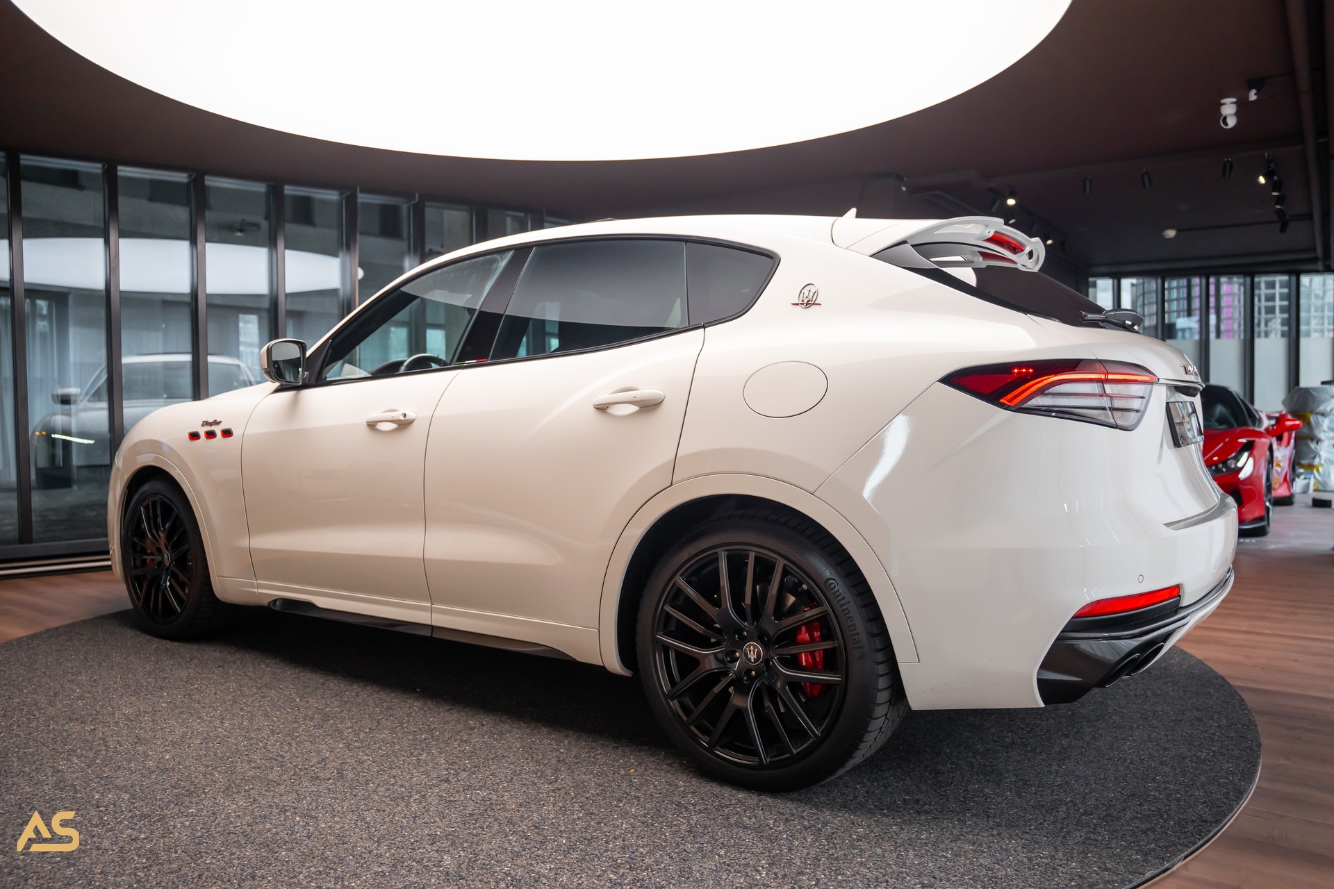 MASERATI Levante 3.8 V8 Trofeo Q4 *Traumausstattung* Carbon-Paket-image-6