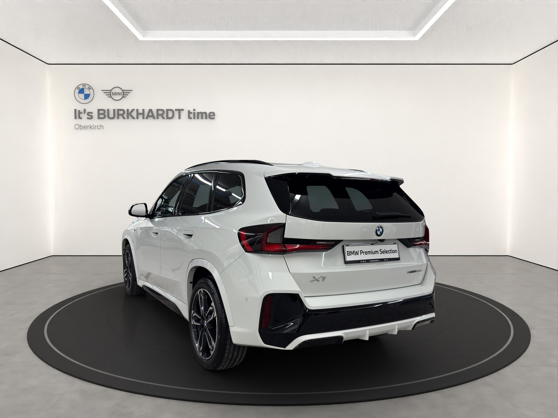 BMW X1 xDrive 23d 48V M Sport-showroom-element-2