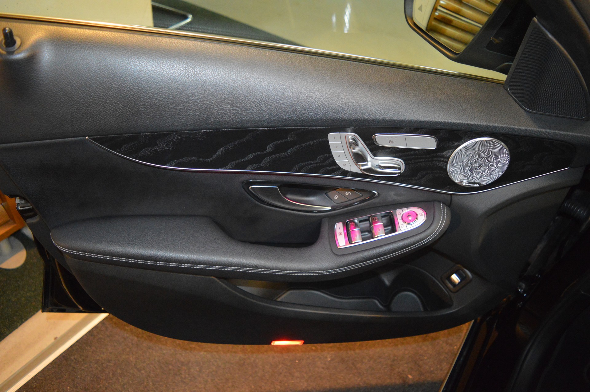 MERCEDES-BENZ C 220 d Swiss Star Avantgarde 4M 9G-Tronic-image-23