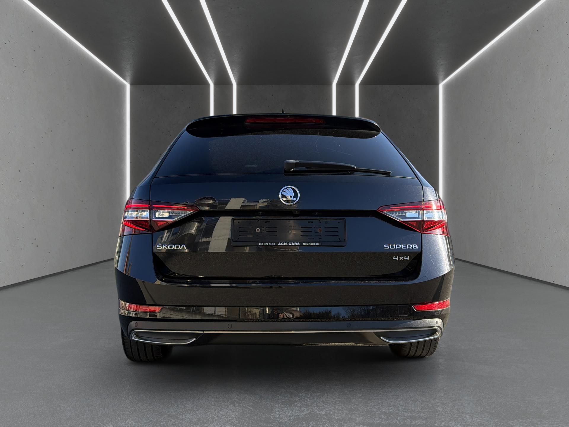 SKODA Superb Combi 2.0 TDi SportLine+ 4x4 DSG-image-4