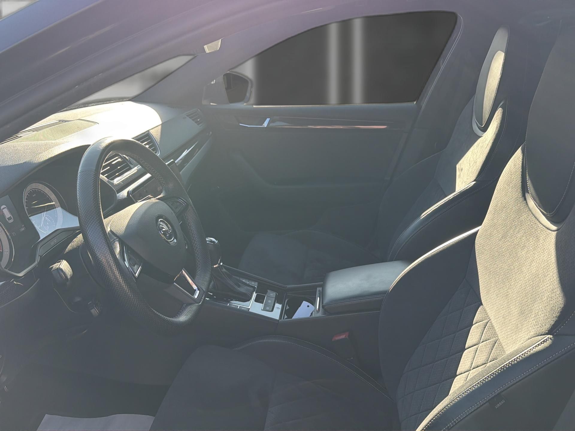 SKODA Superb Combi 2.0 TDi SportLine+ 4x4 DSG-image-11