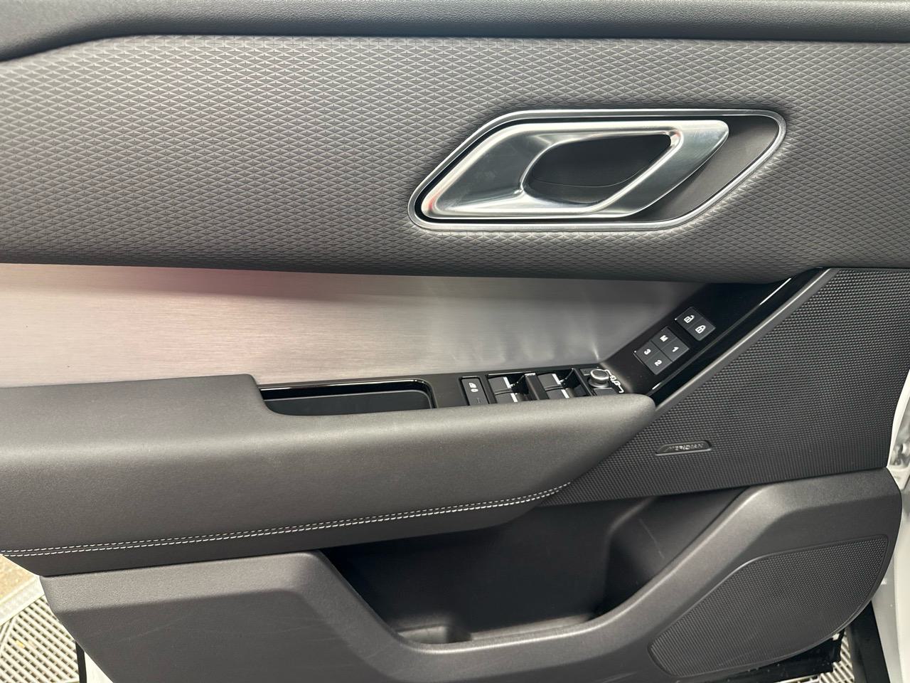 LAND ROVER Range Rover Velar D 200 Dynamic SE Automatic-showroom-element-3