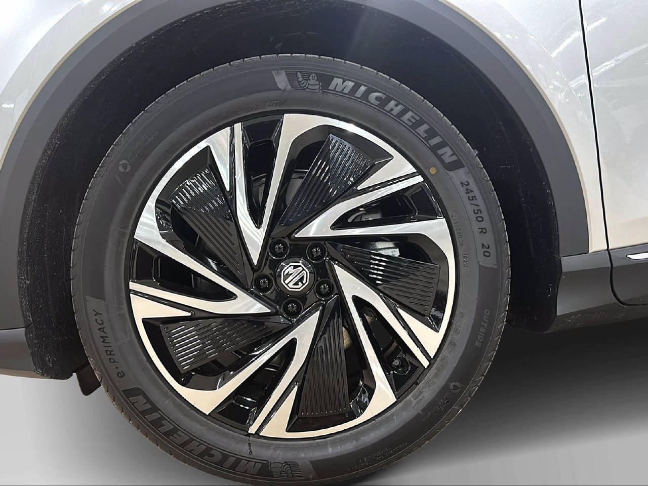 MG S6 EV 77 kWh Luxury 4WD-image-8