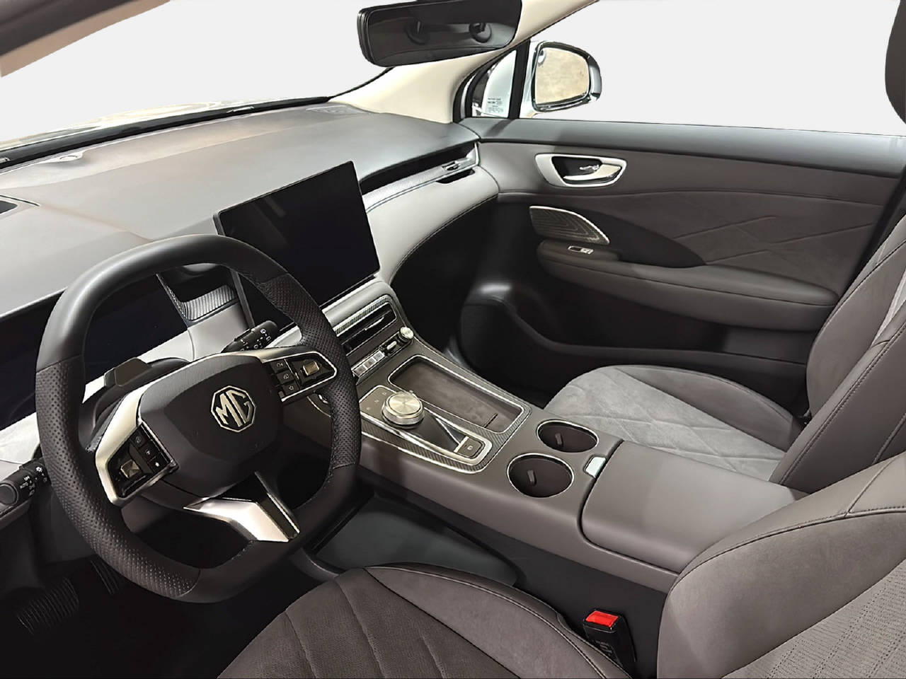 MG S6 EV 77 kWh Luxury 4WD-image-14